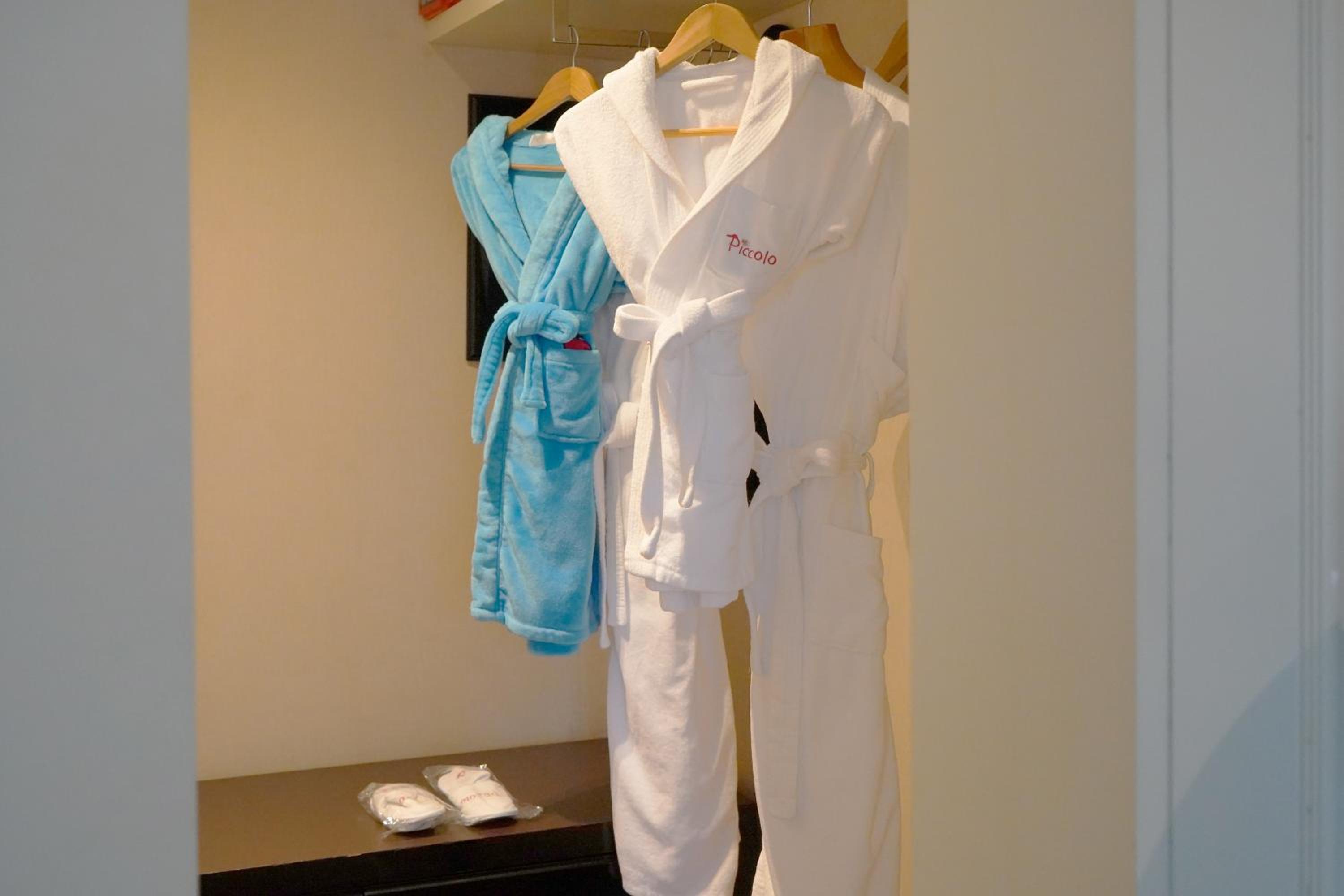 Premier Lake View King（Complimentary soft drinks and snacks in mini bar） - Photo 6