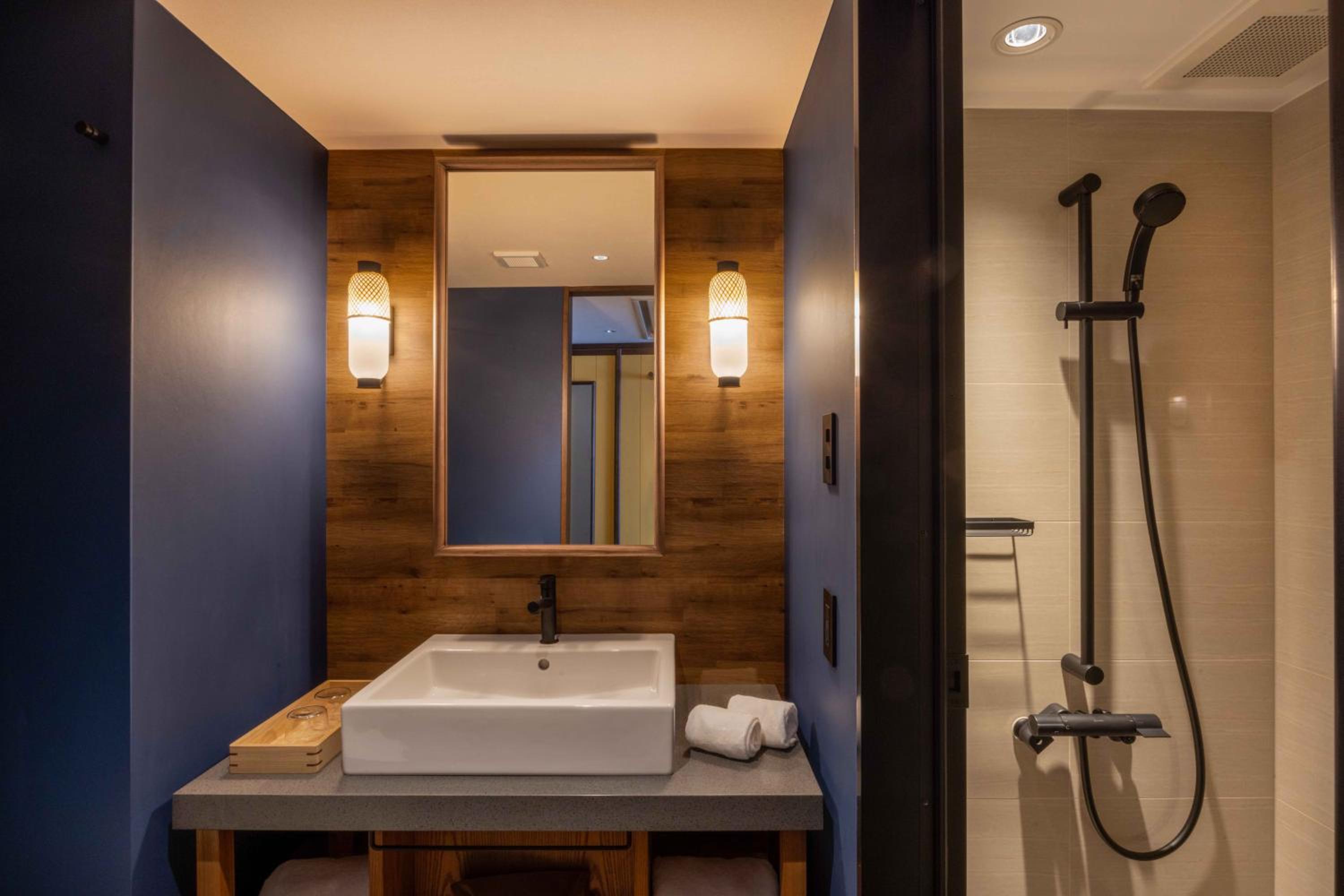 Double Privilege Room with Afternoon Free Flow Benefits - Non-Smoking - Photo 8
