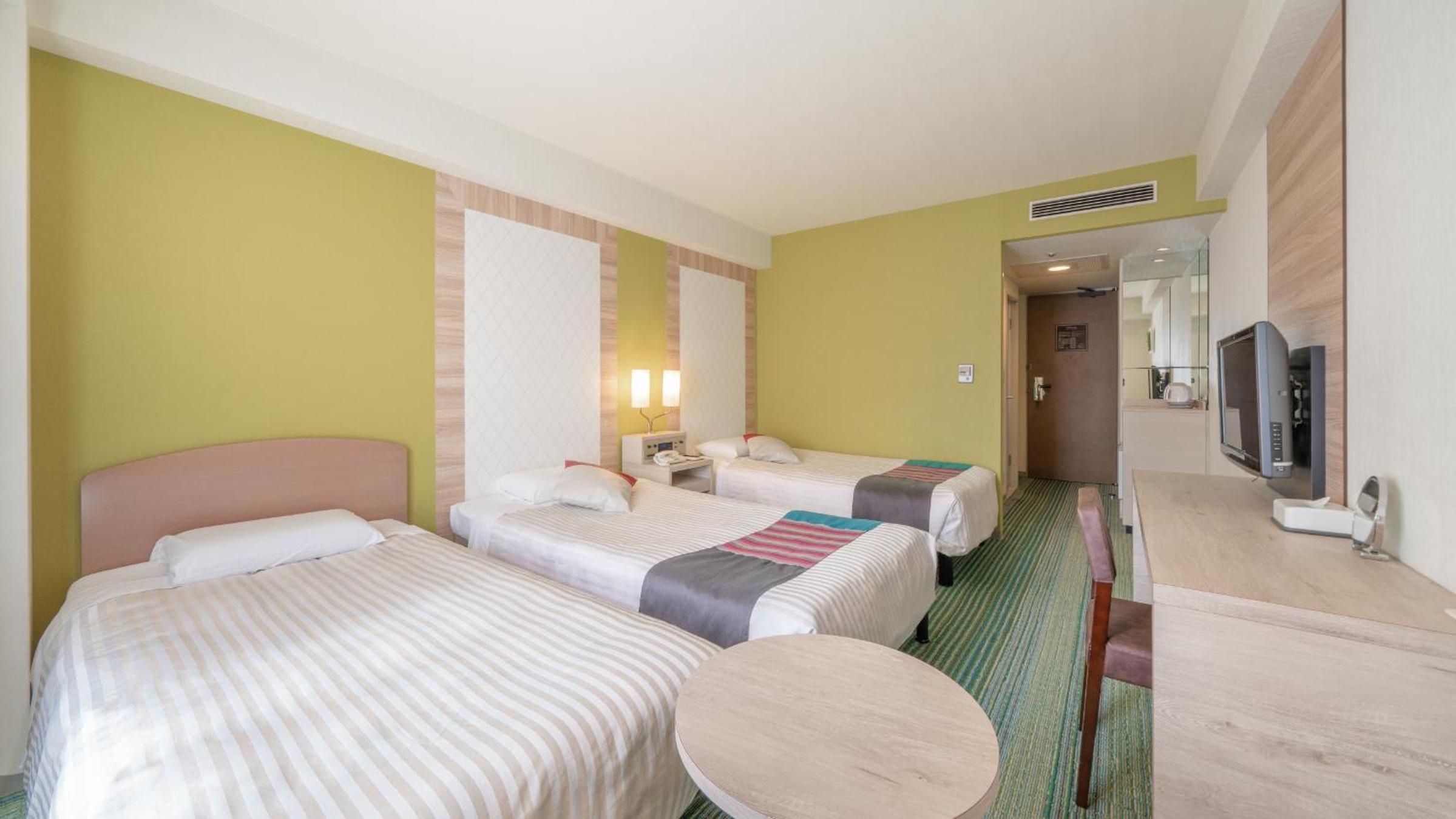 Triple Room - Smoking - Photo 3