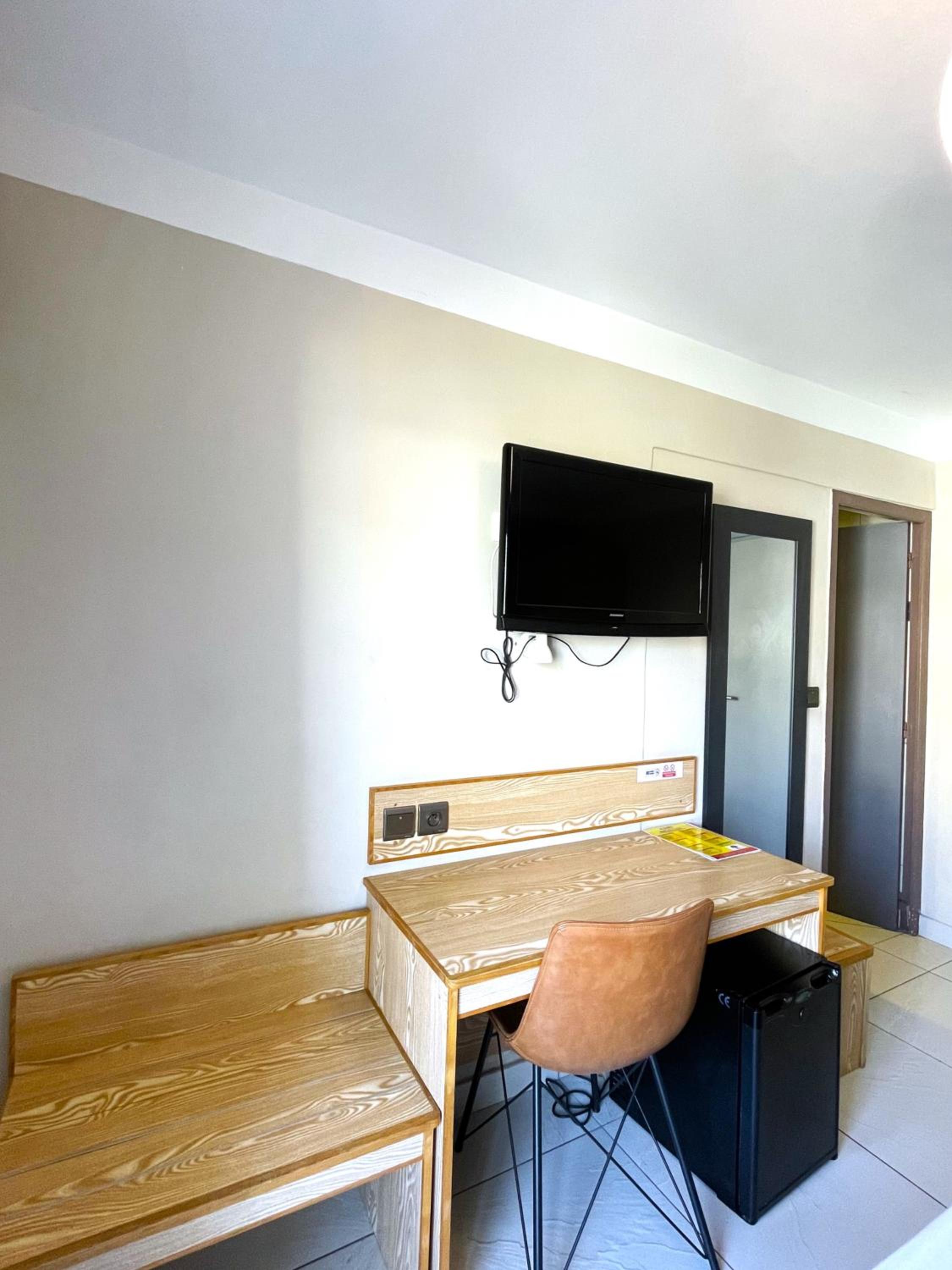 Double Room - Photo 2