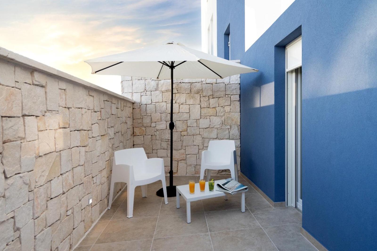 Double or Twin Room with Terrace photo 2