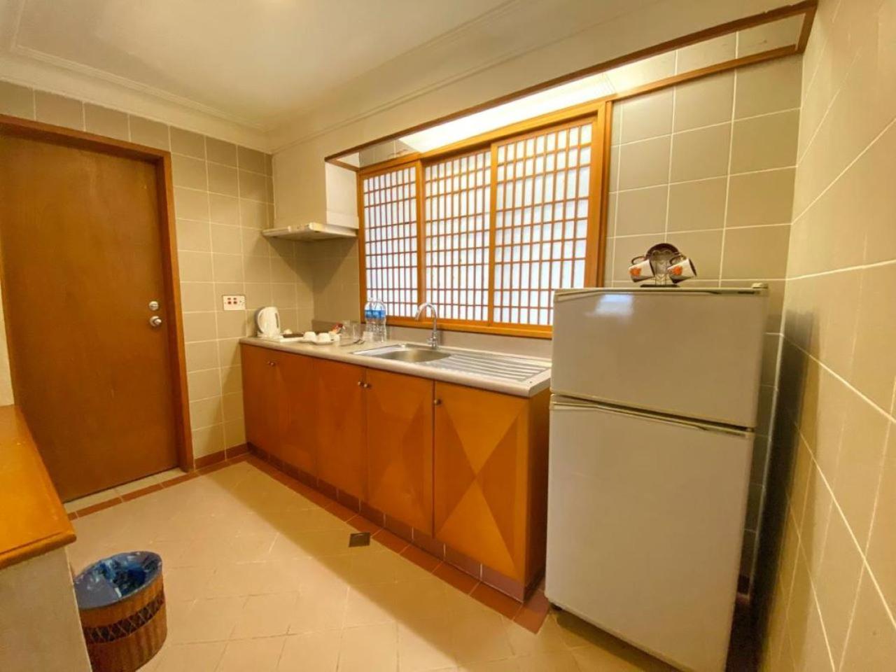 One-Bedroom Suite (Double or Twin)  photo 3