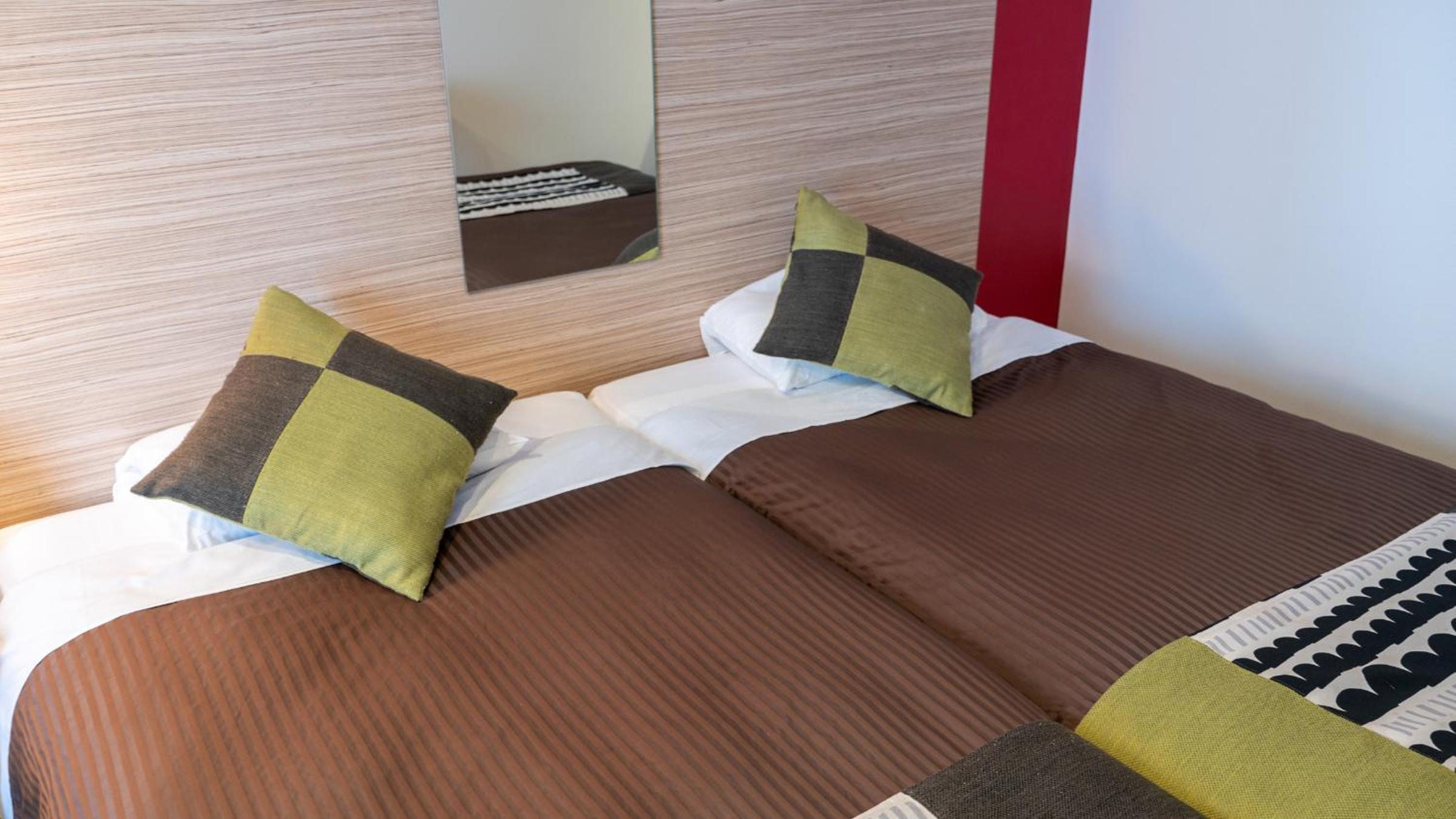 Moderate Twin Room - Non-Smoking - Photo 5