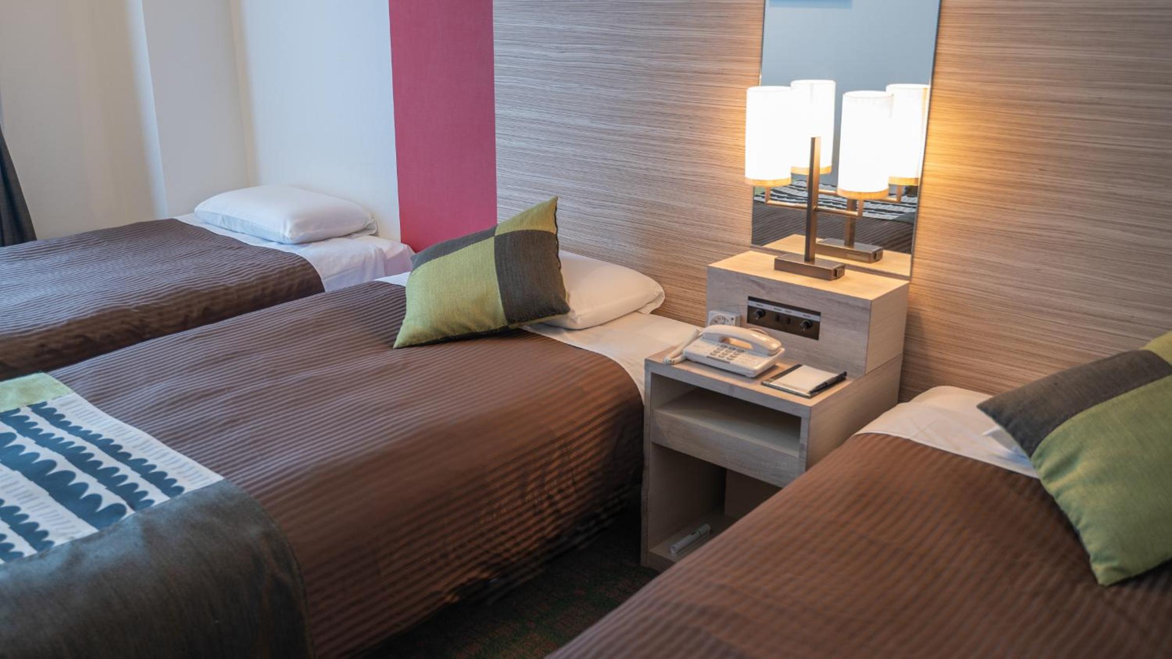 Moderate Triple Room - Non-Smoking - Photo 3