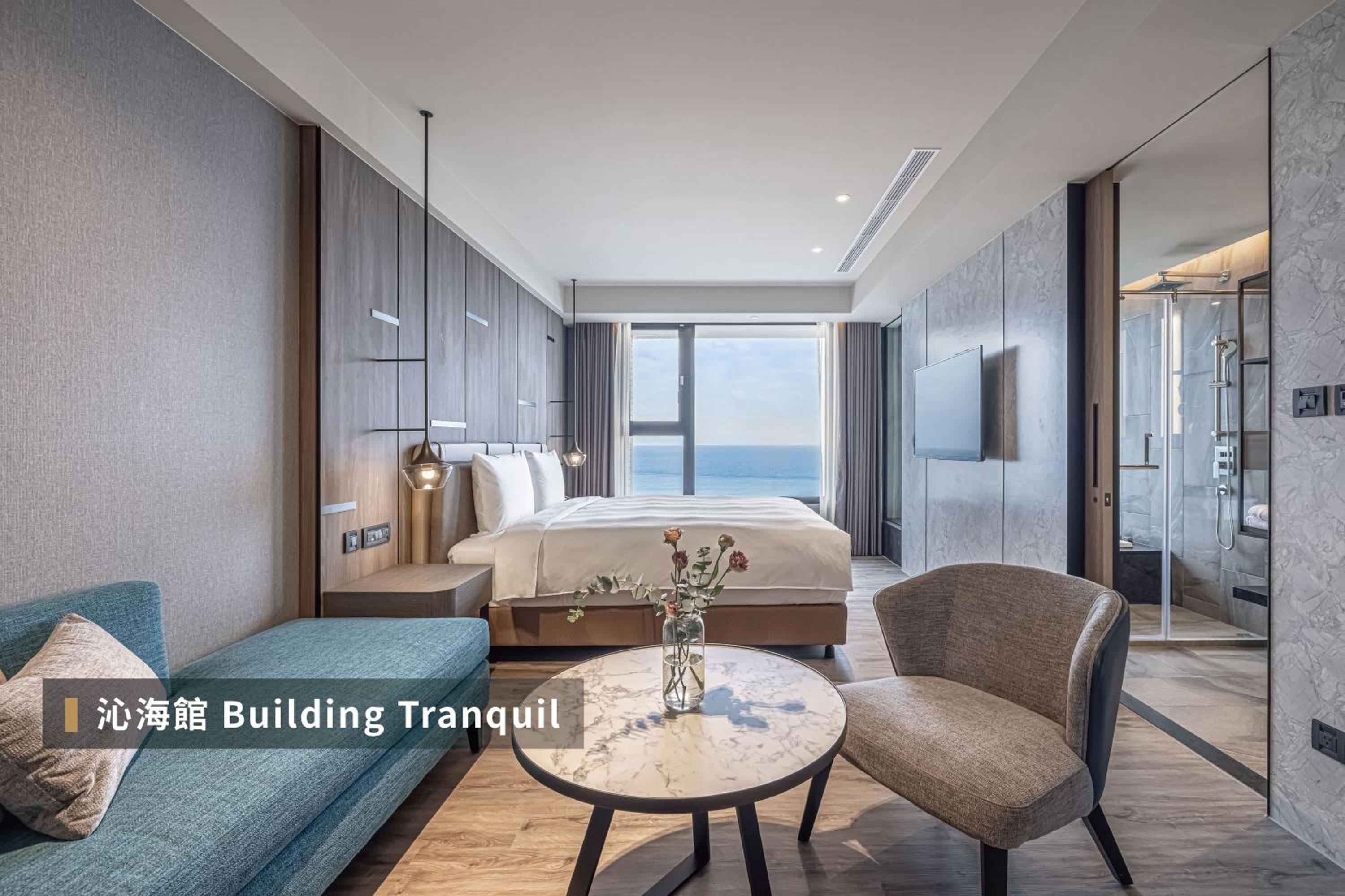 Building Tranquil - Staycation Offer - Executive Deluxe King Room with Ocean View include Tipsy Hour - Photo 1