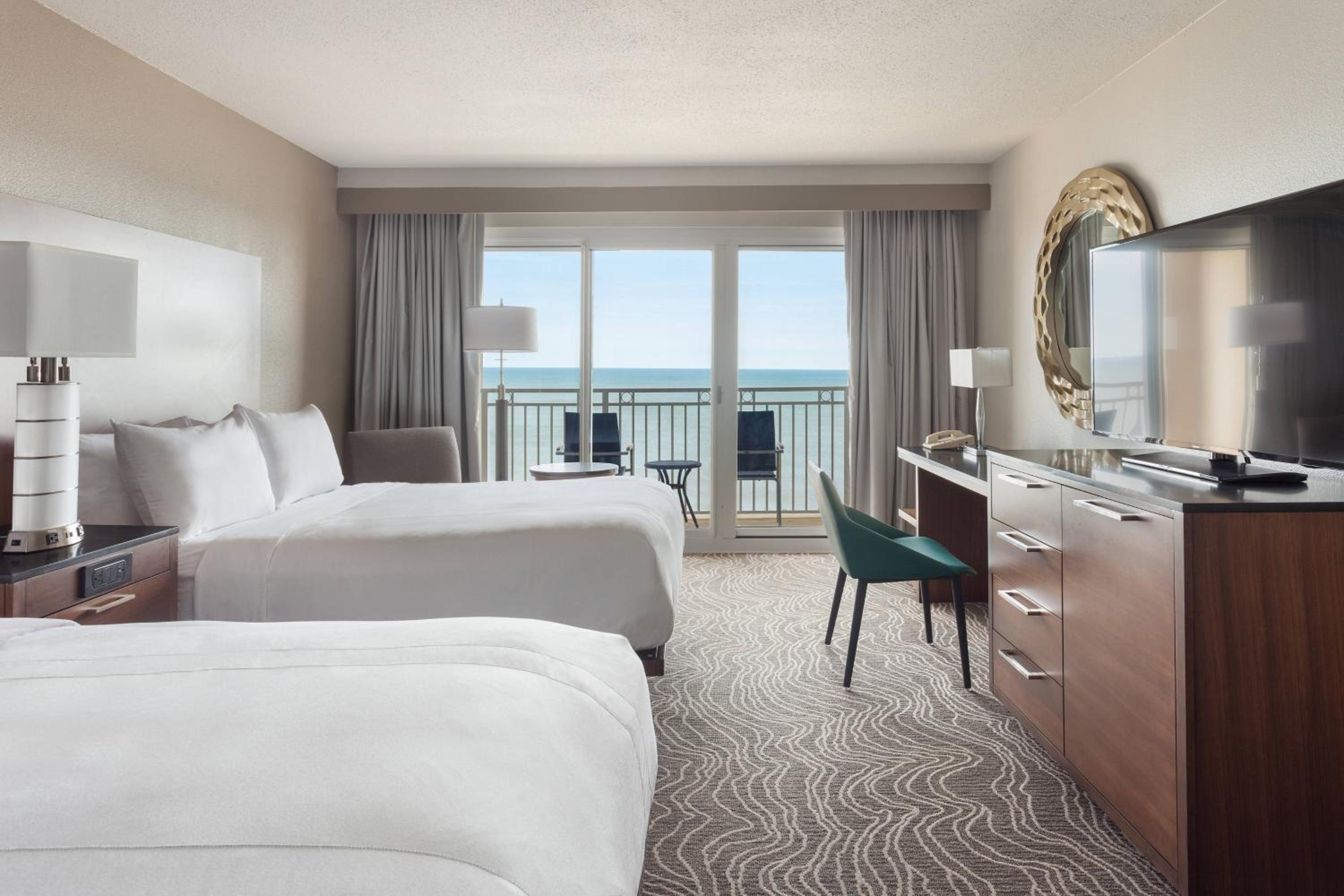 Guest room, 2 Queen, Oceanfront, Balcony photo 1