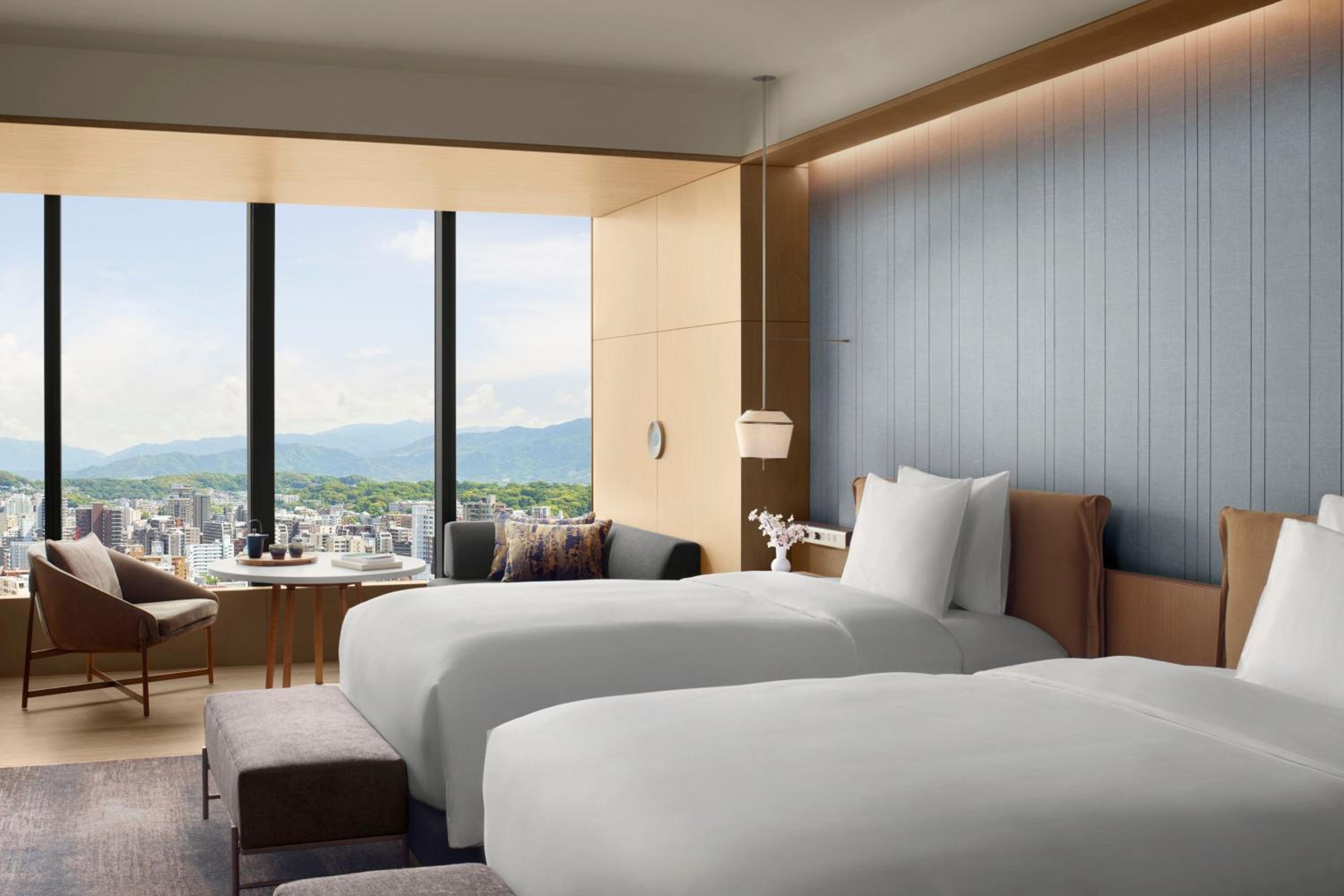 Club level, Club Guest room, 2 Doubles, Skyline view - Photo 1