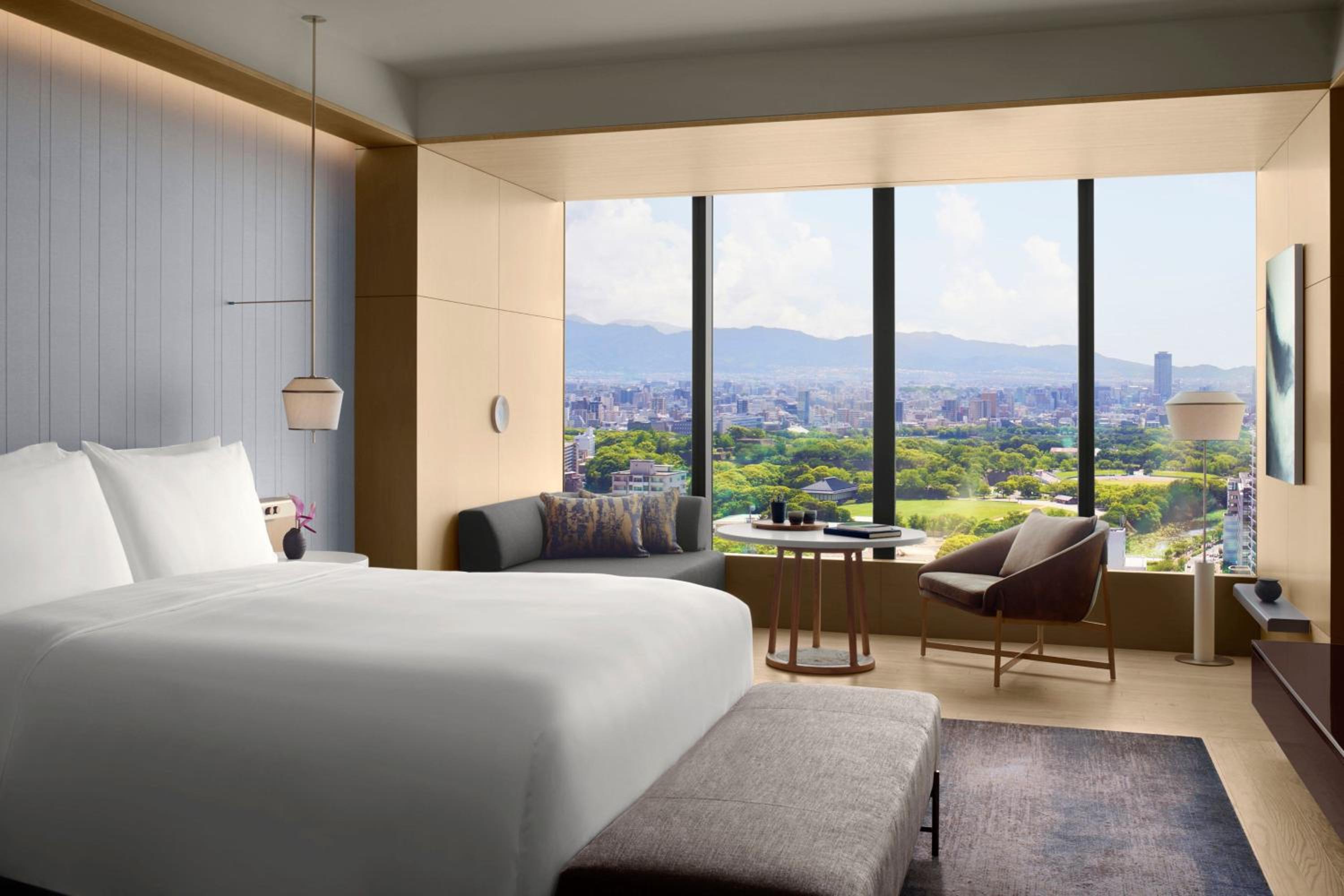 Guest room, 1 King, Ohori Park view - Photo 1