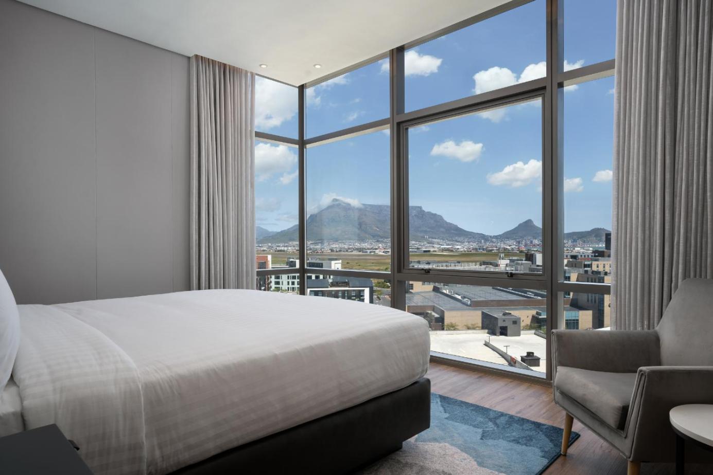 Larger Guest room, 1 King Bed - Photo 11