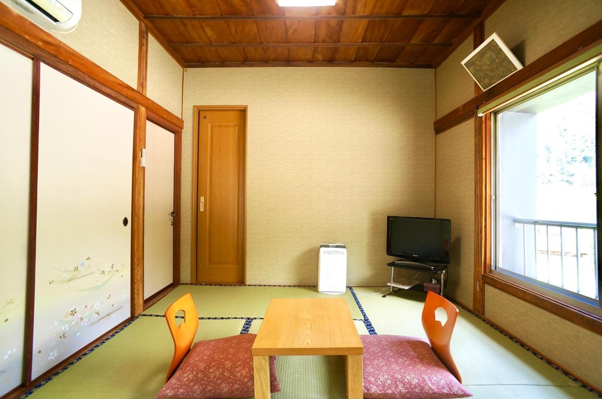 Japanese-Style Twin Room with Shared Bathroom - Non-Smoking(Adult Only) photo 3