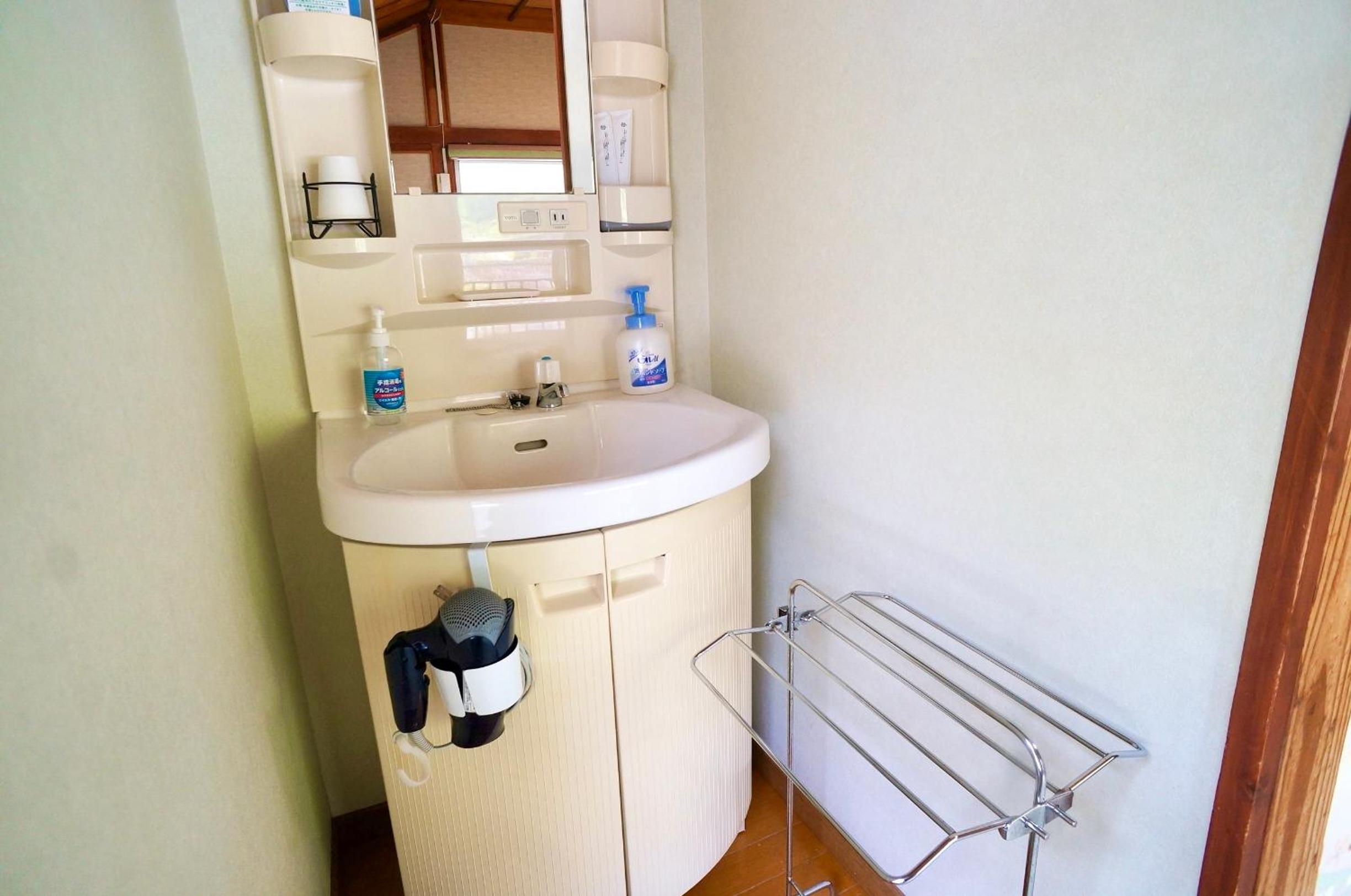 Japanese-Style Twin Room with Shared Bathroom - Non-Smoking(Adult Only) photo 2