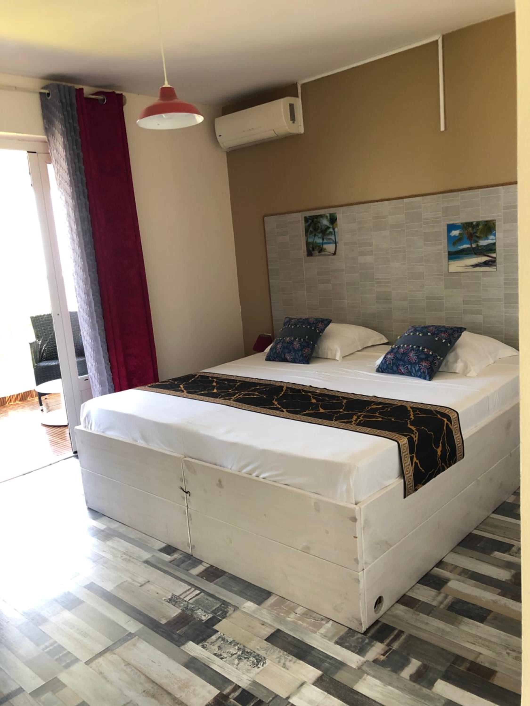 Double or Twin Room with Sea View photo 1