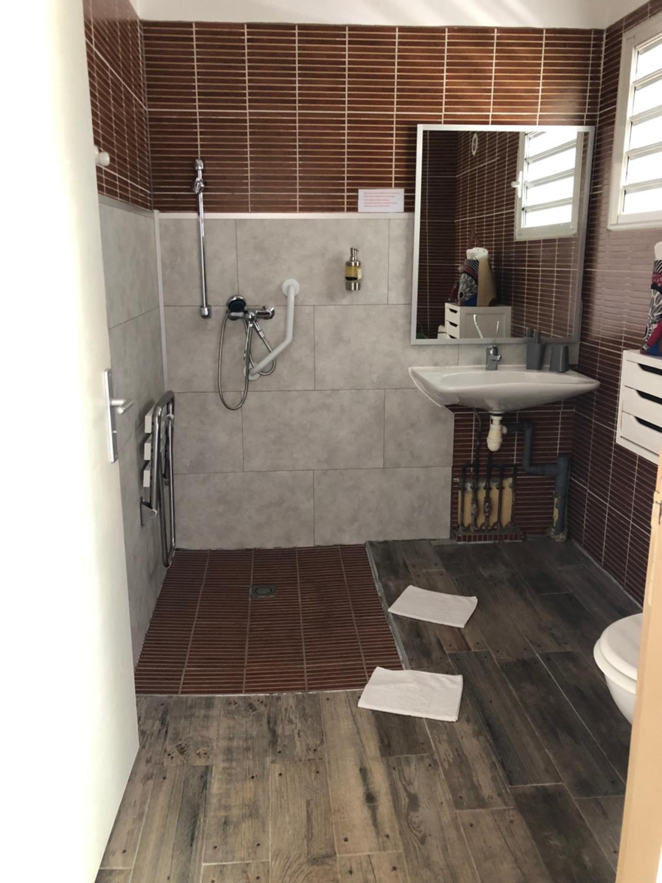 Double or Twin Room with Sea View photo 3