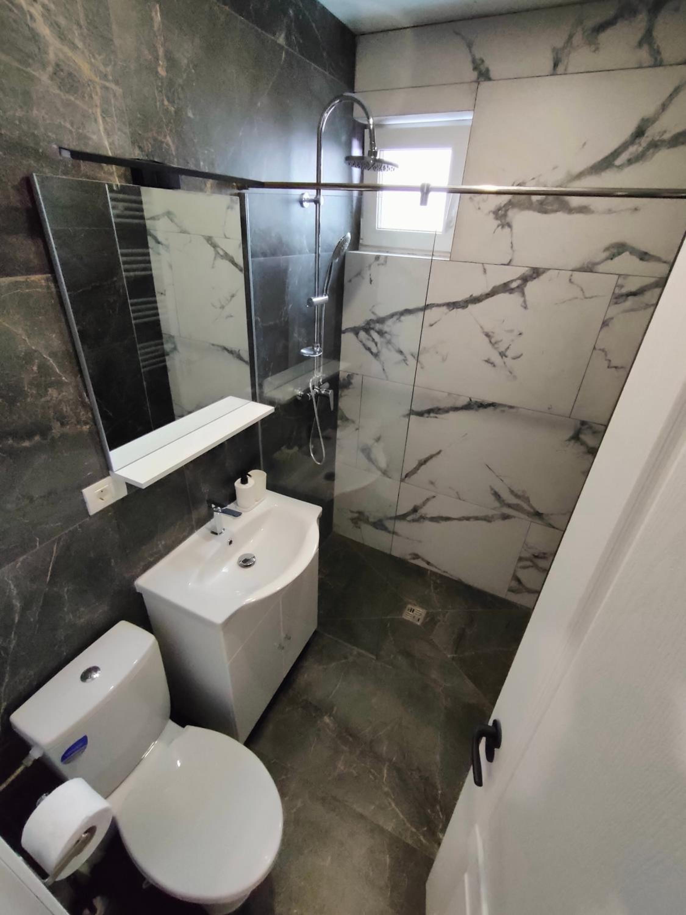 One-Bedroom Apartment - Photo 5