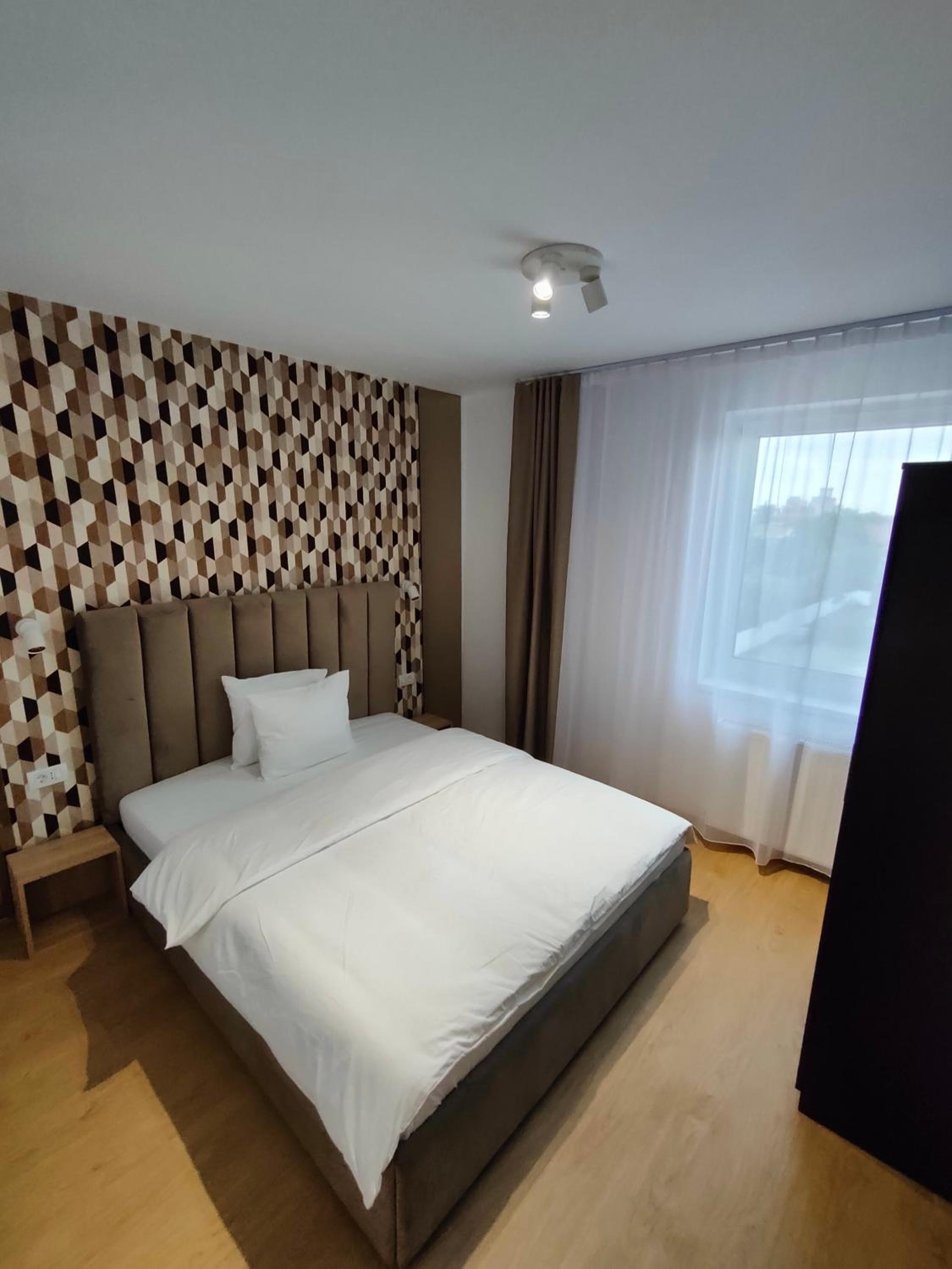 One-Bedroom Apartment - Photo 1
