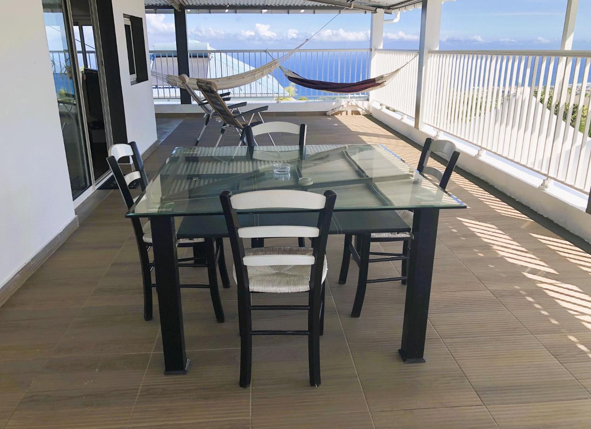 Apartment With Sea View photo 2