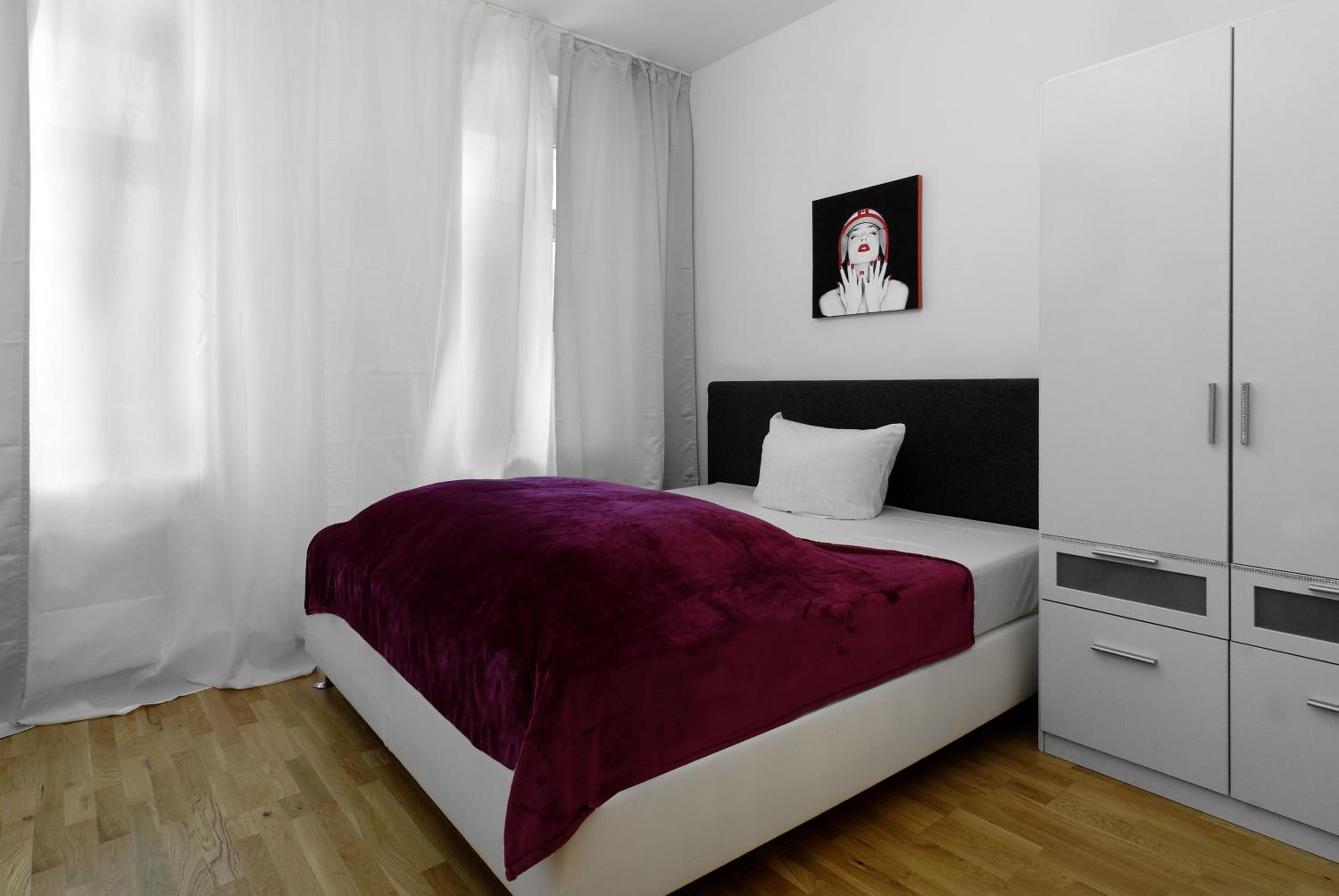 Apartment photo 1