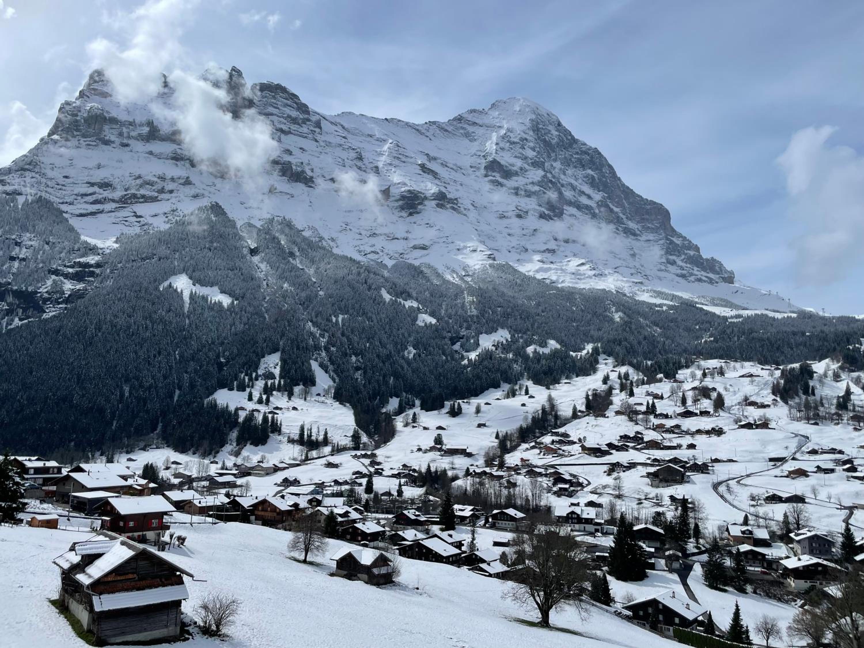 Triple Room with Private Bathroom and Eiger View photo 2