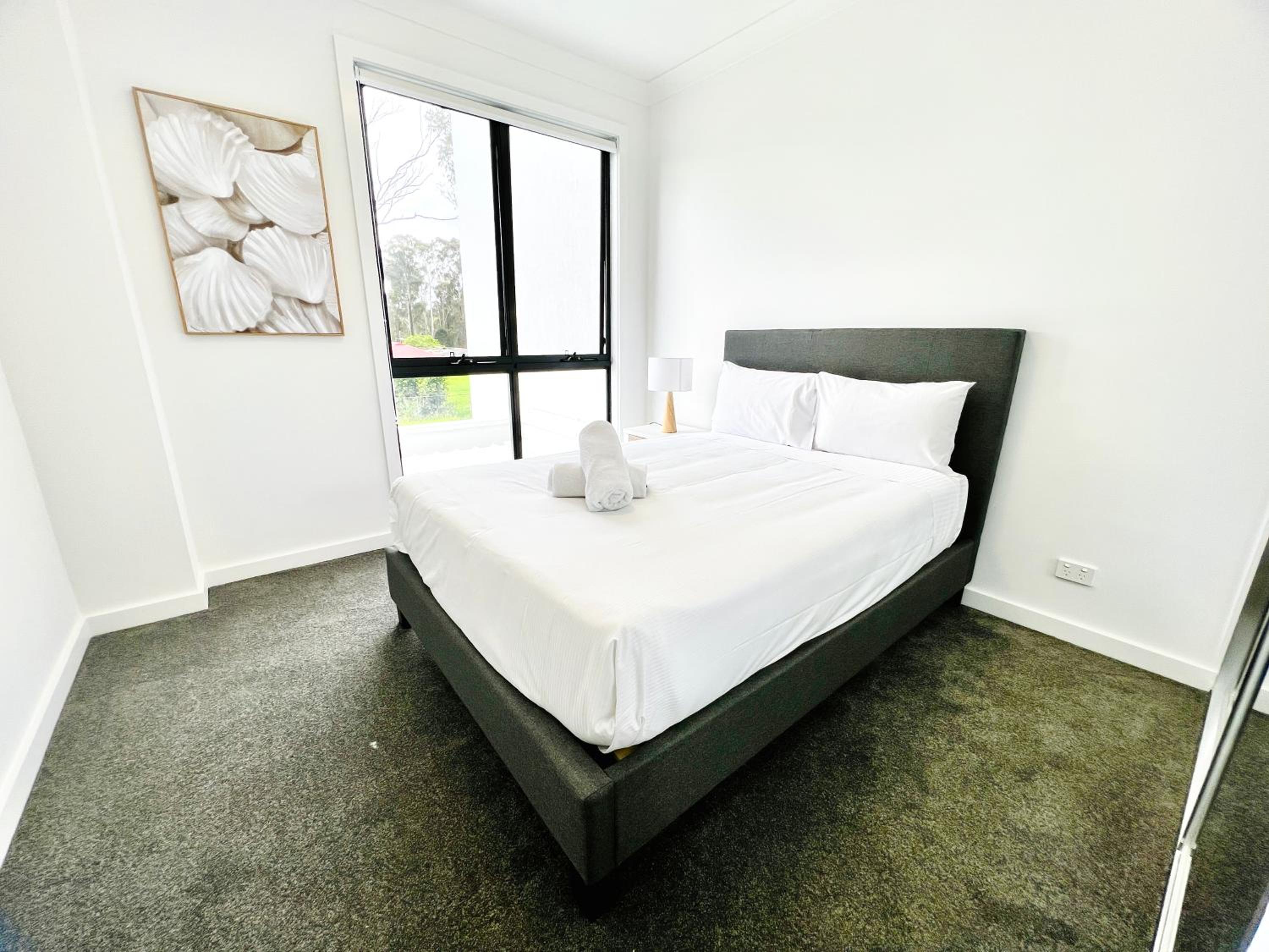 Four-Bedroom House photo 2