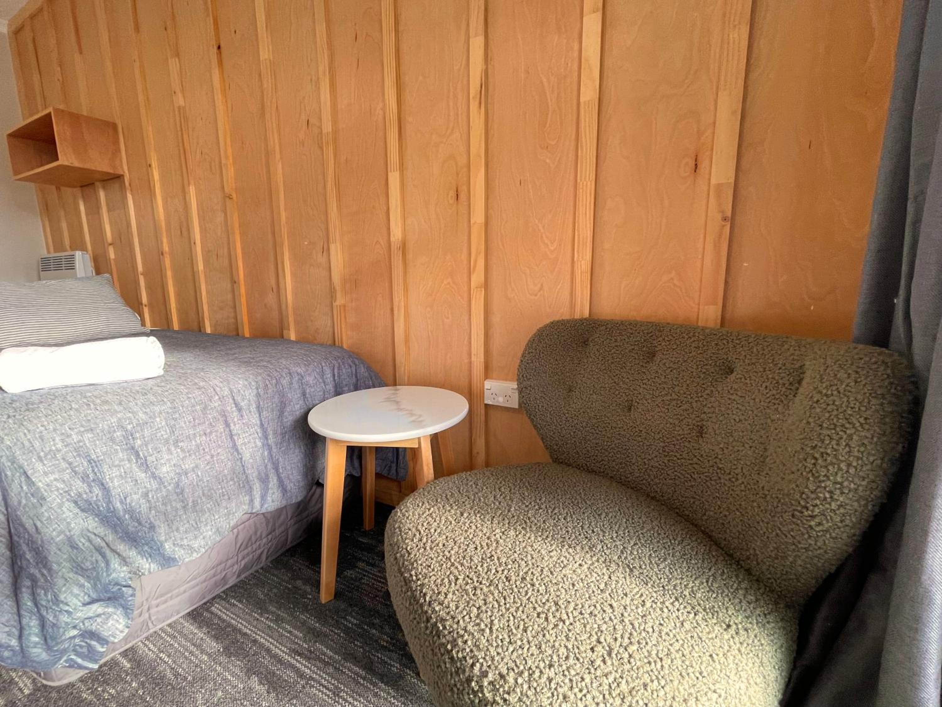 Quadruple Room with Private Bathroom photo 1