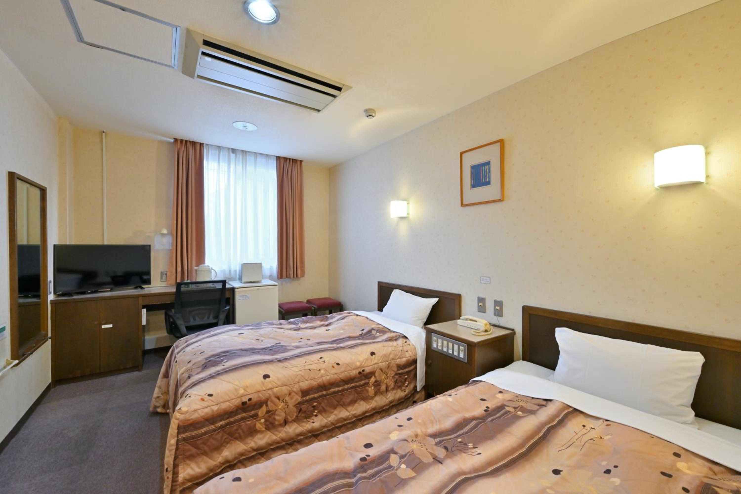 Twin Room - Smoking photo 1