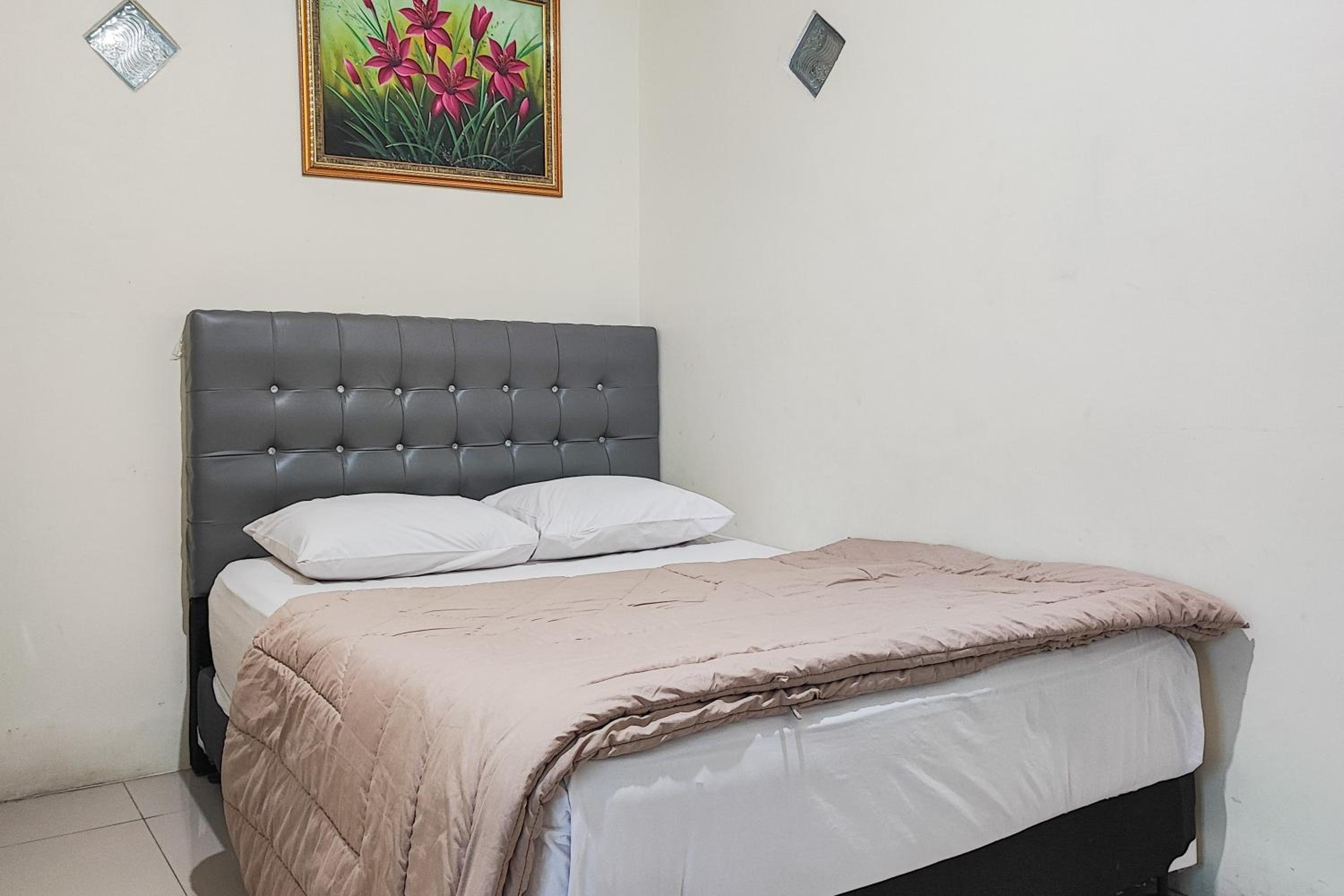 Standard Queen Room photo 1