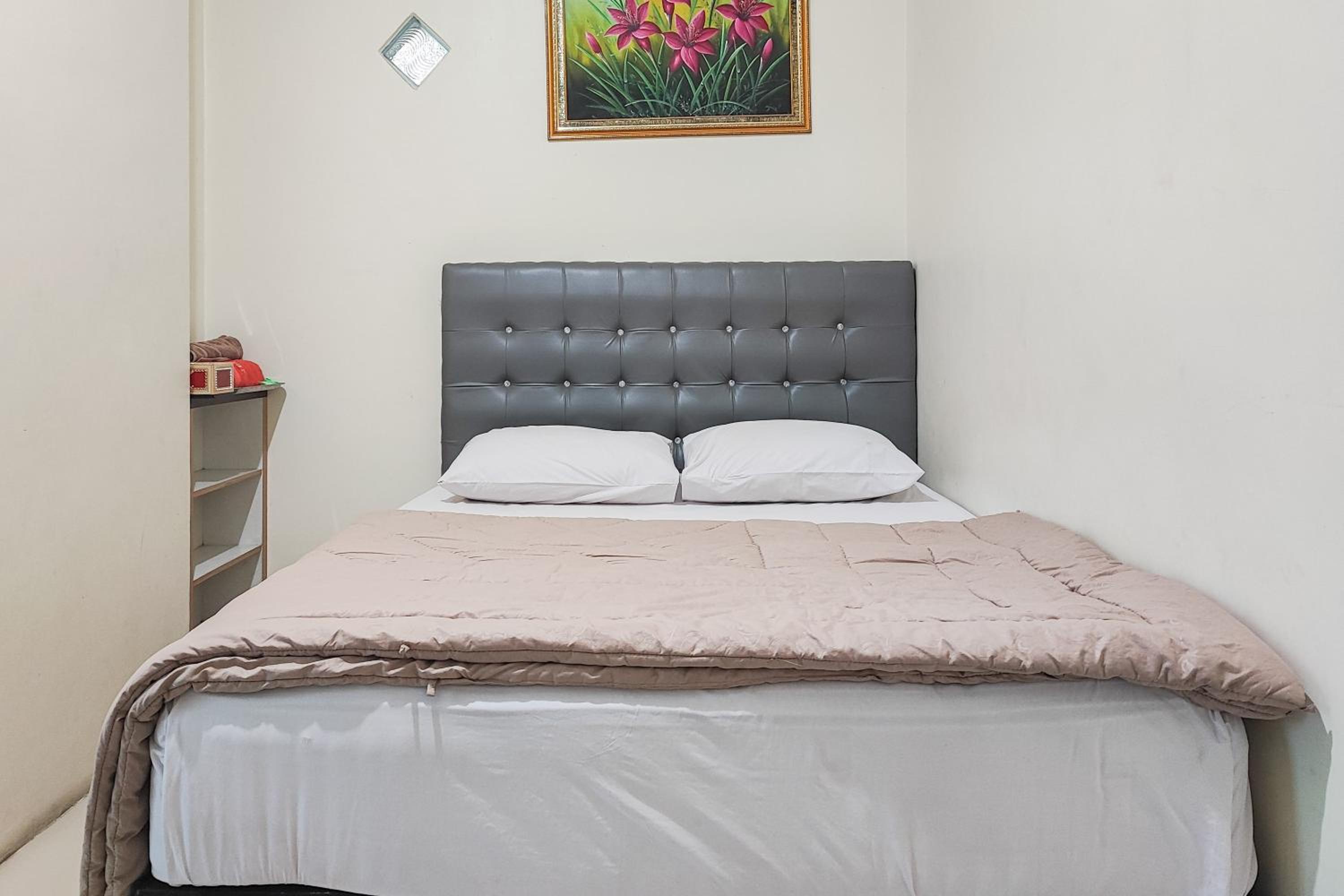 Standard Queen Room photo 2