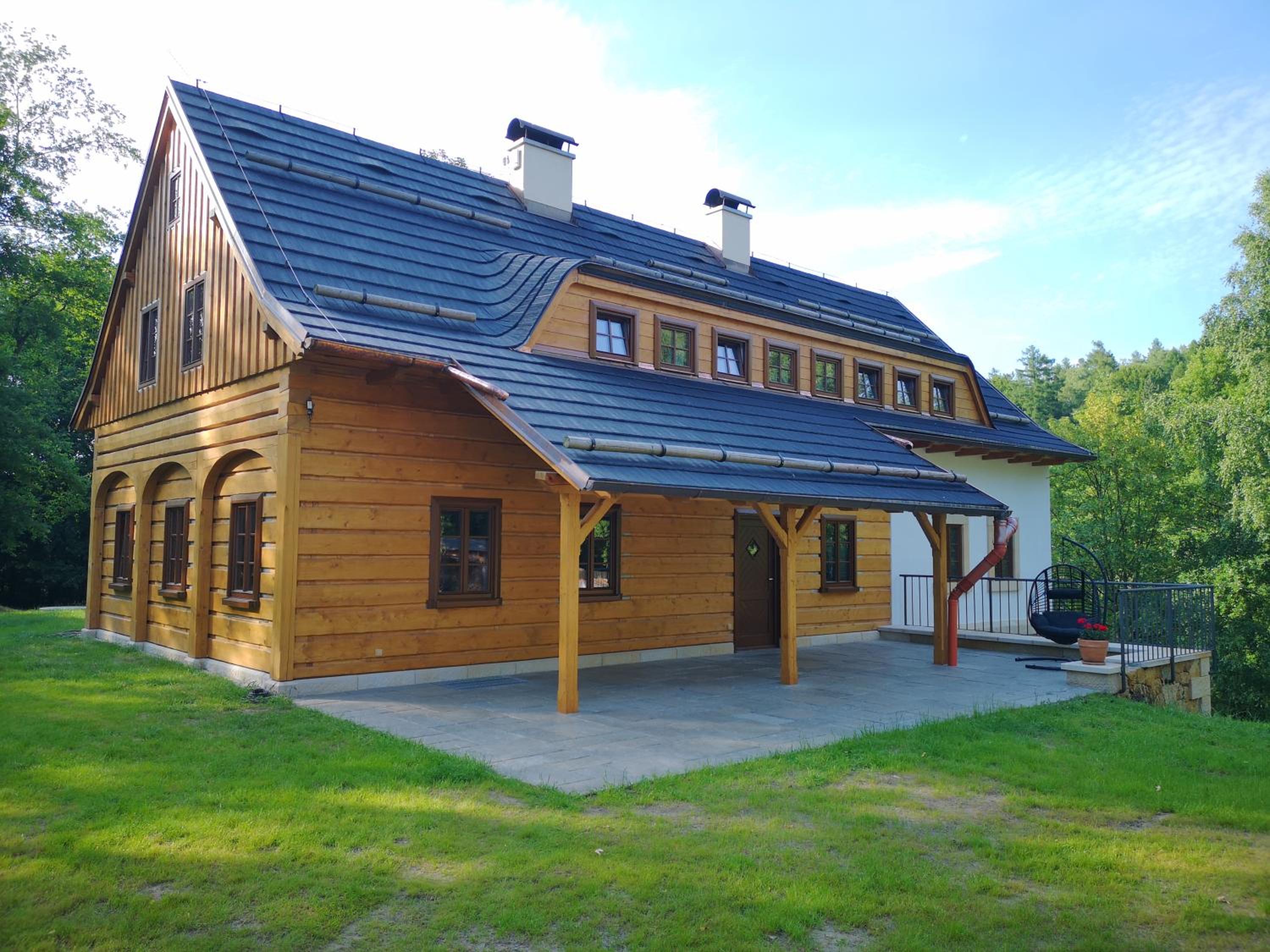 Six-Bedroom House photo 1