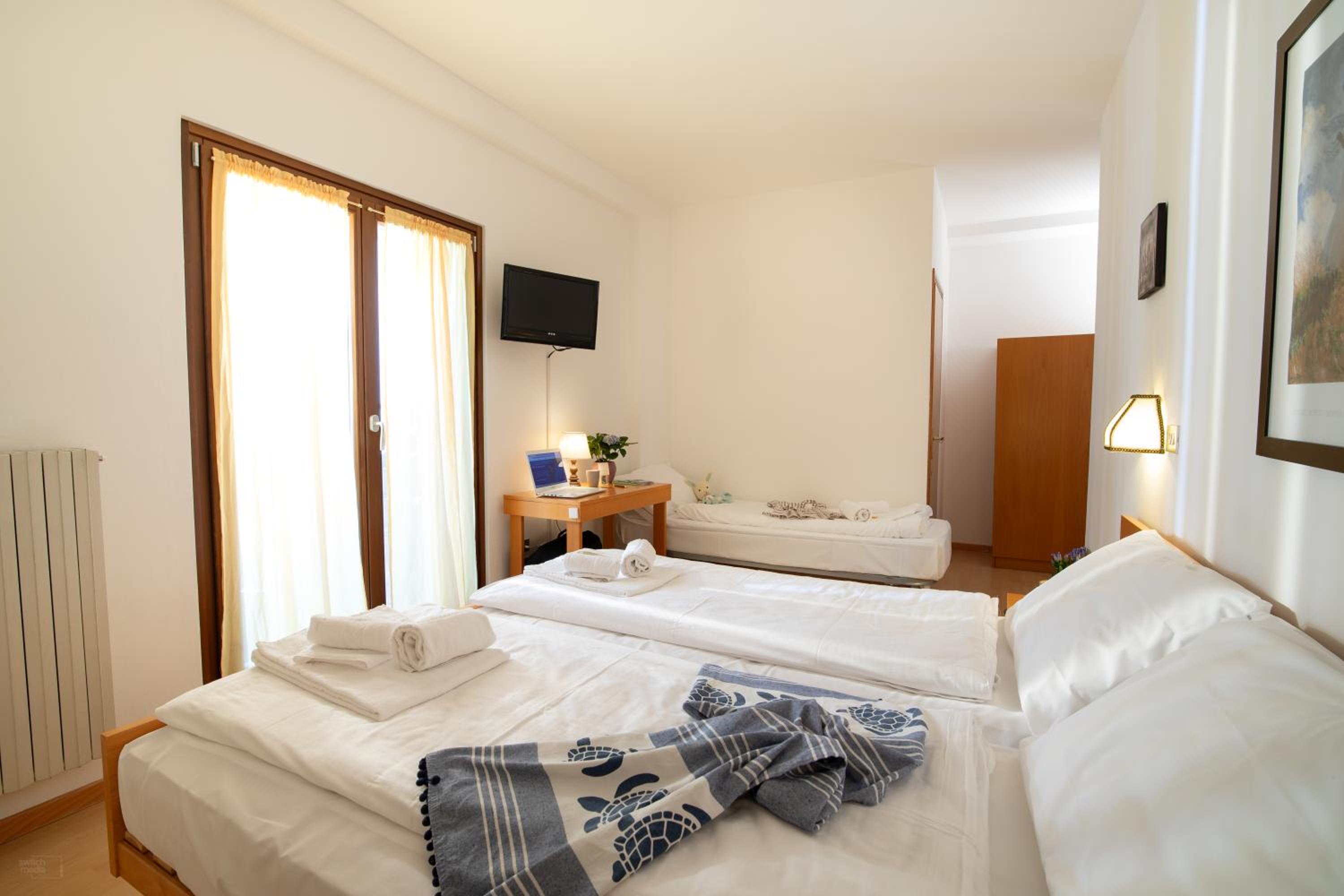 Standard Triple Room - Photo 7