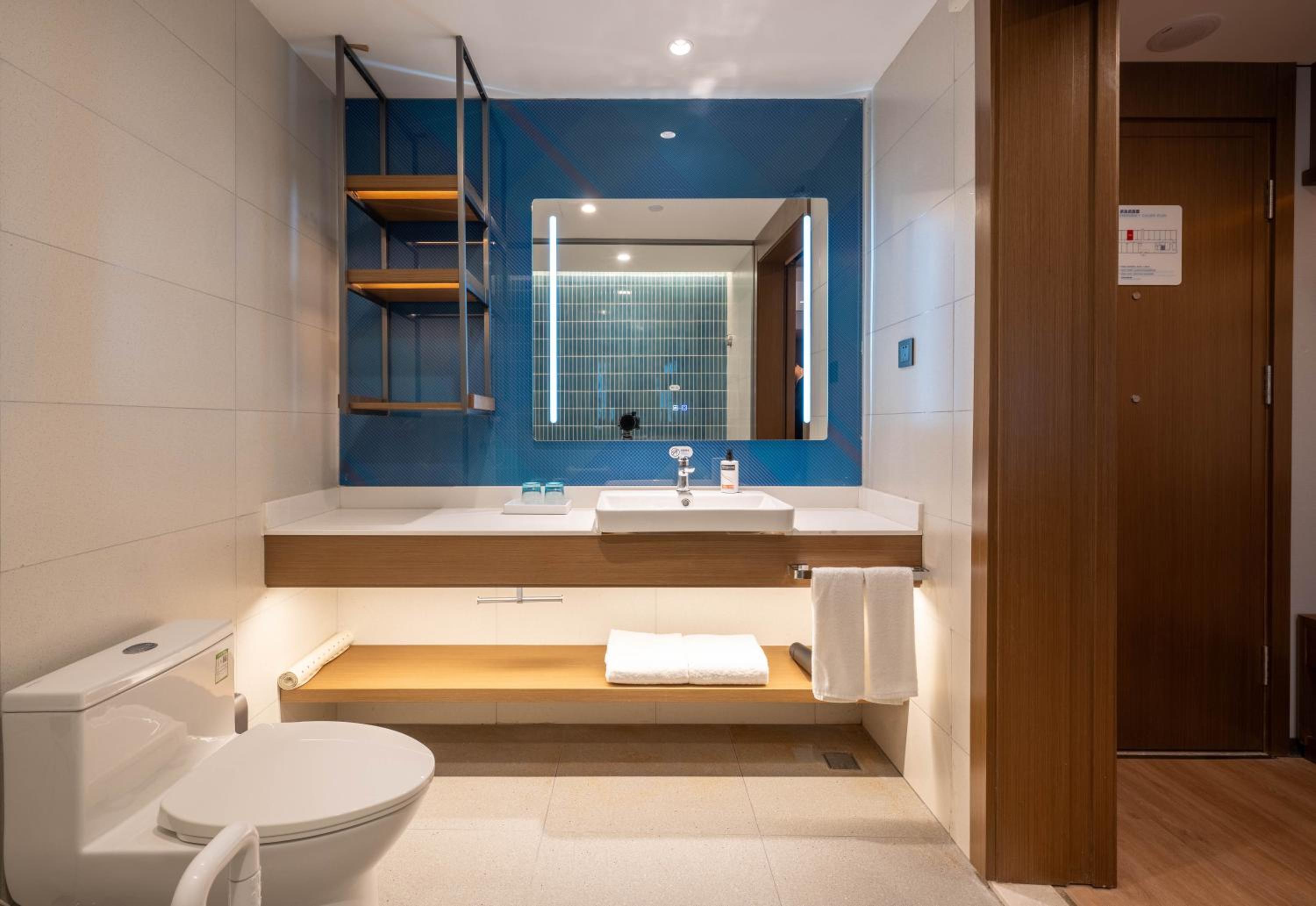 Standard King Room - Disability Access