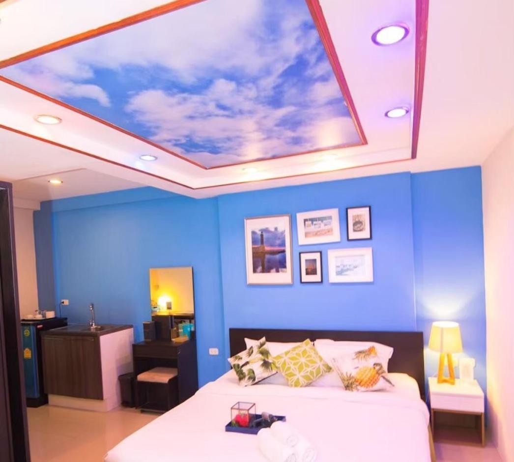 Deluxe Suite with Bath