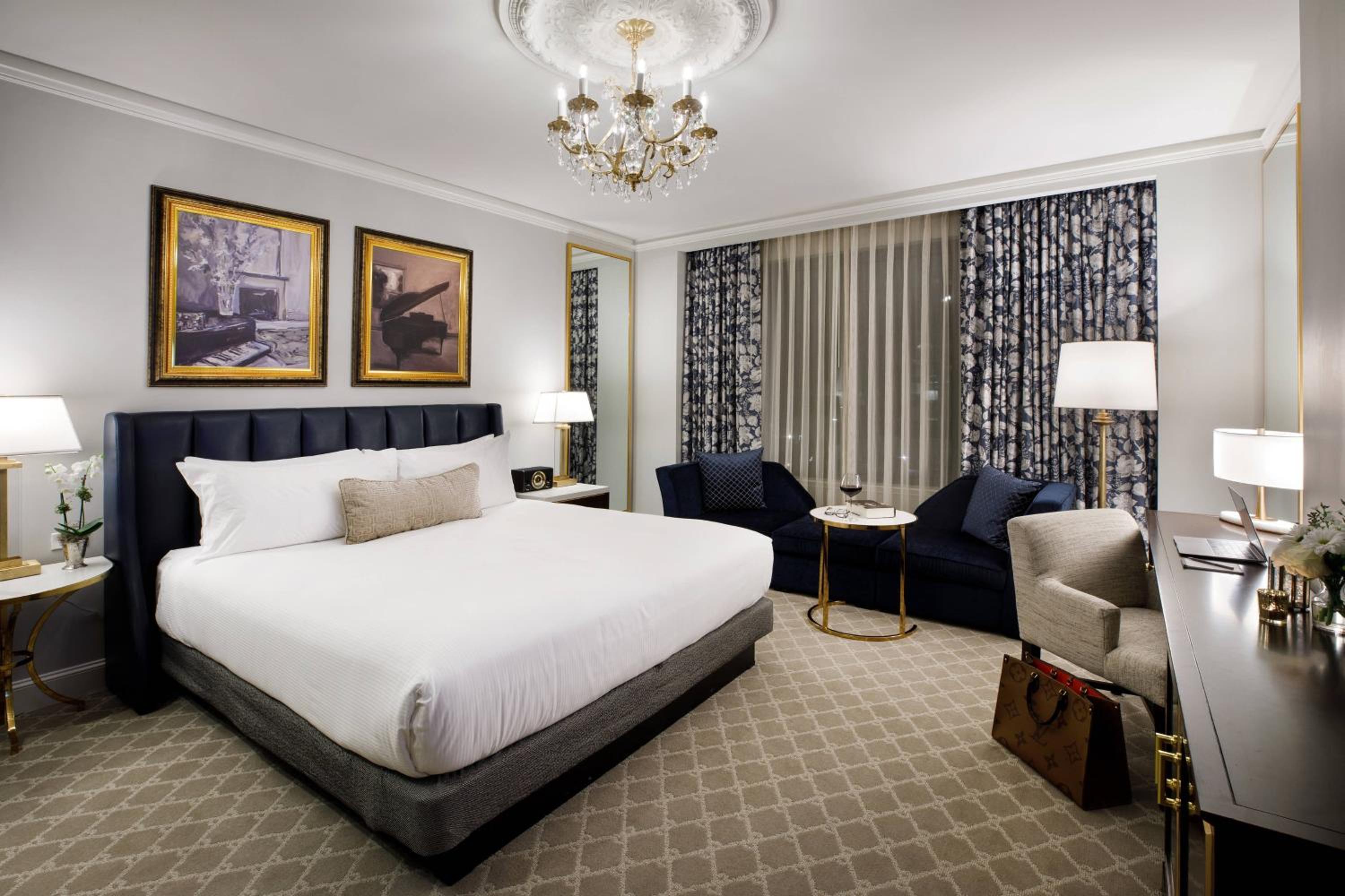 Guest Room, 1 King - Photo 1