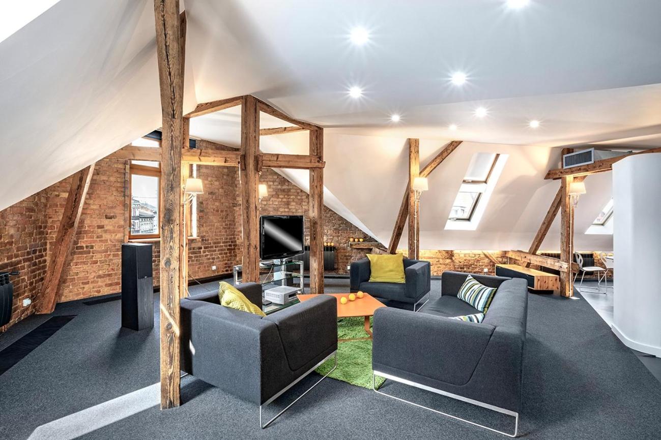 Deluxe Apartment