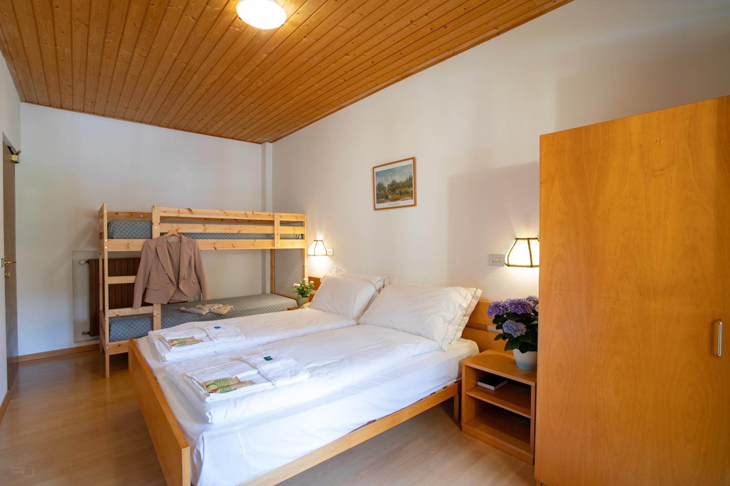 Economy Quadruple Room - Photo 2