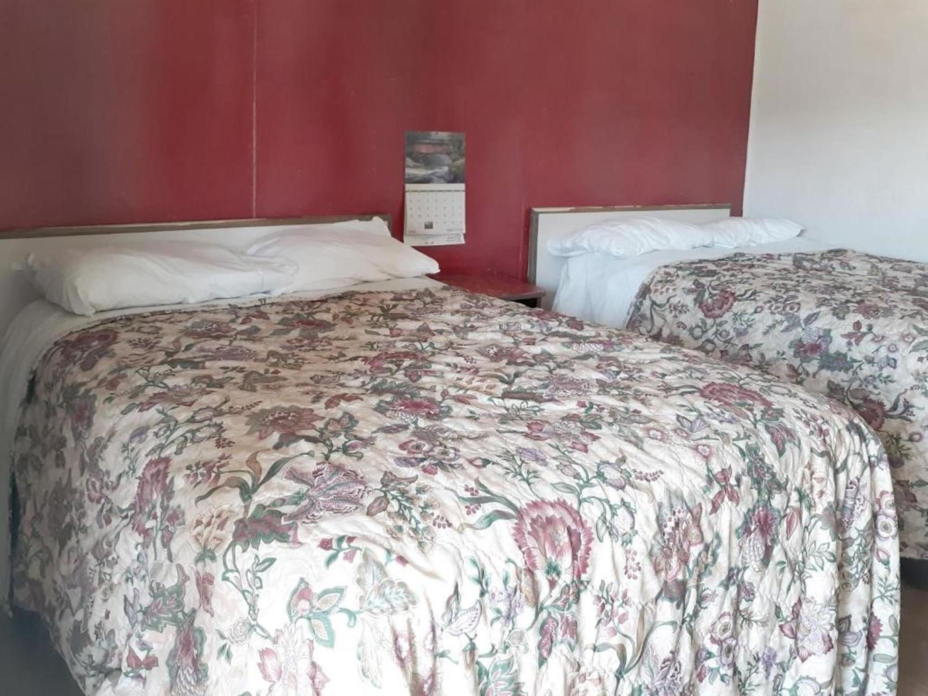 Double Room with Two Double Beds - Photo 3