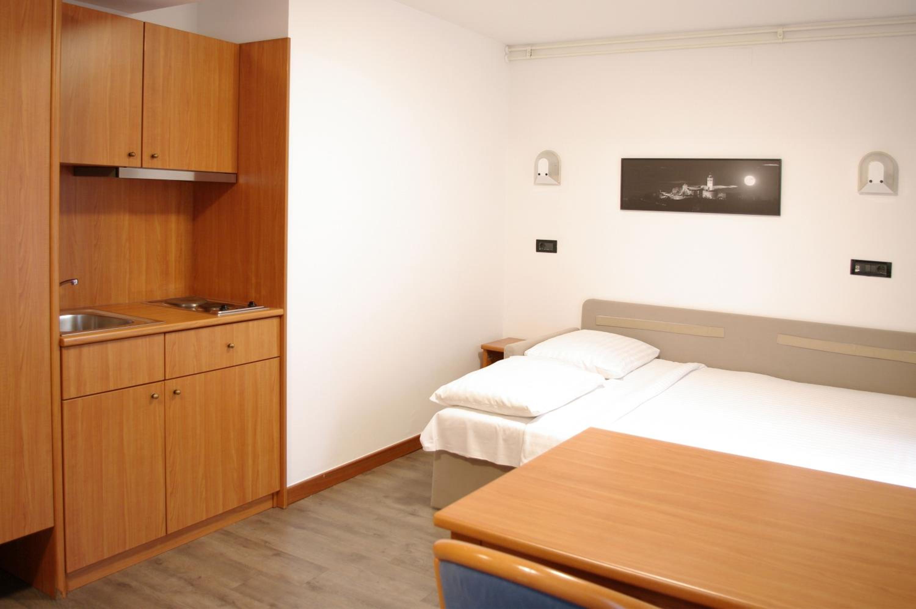 Apartment - Photo 2