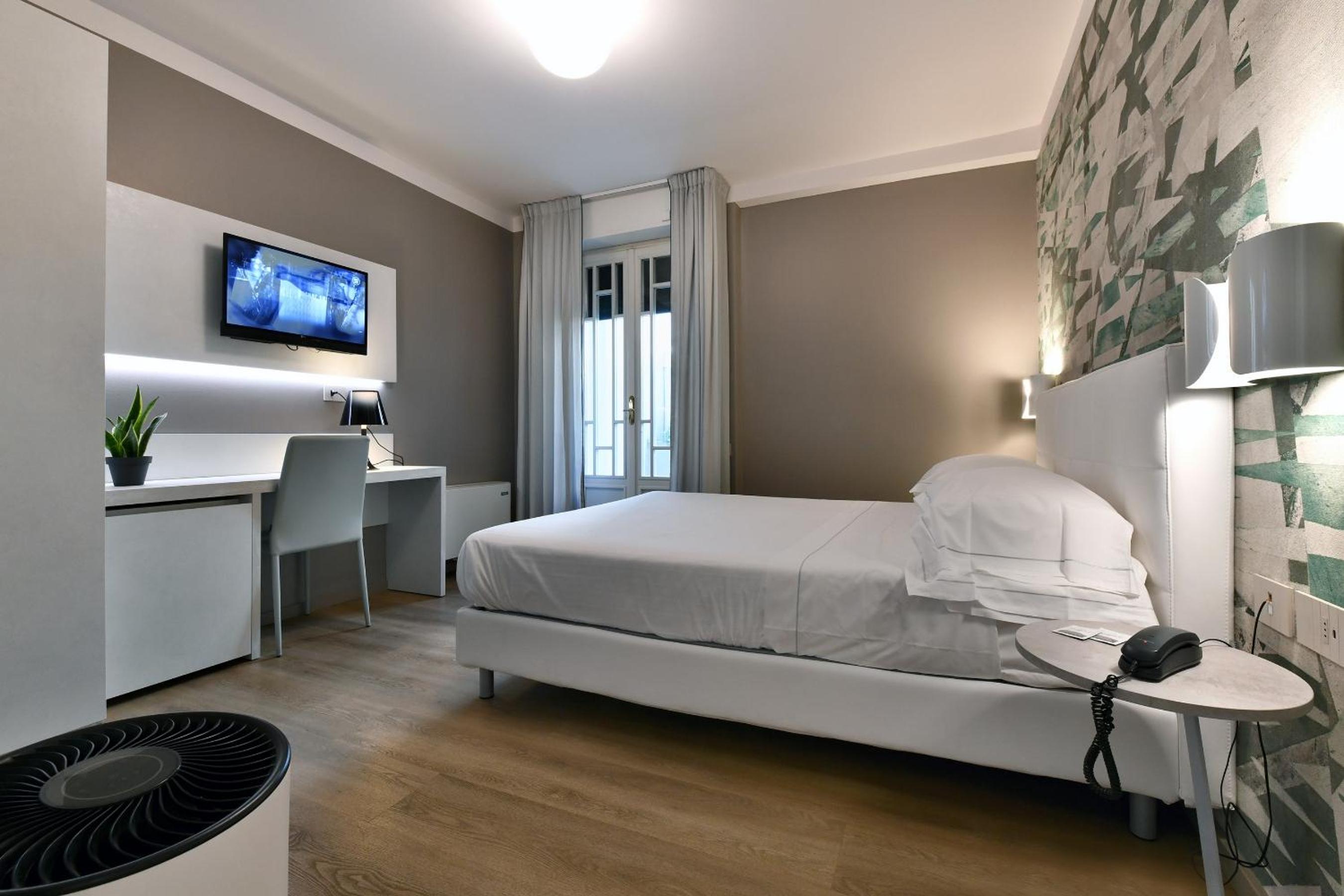 Deluxe Double Room with Spa Bath  - Photo 4