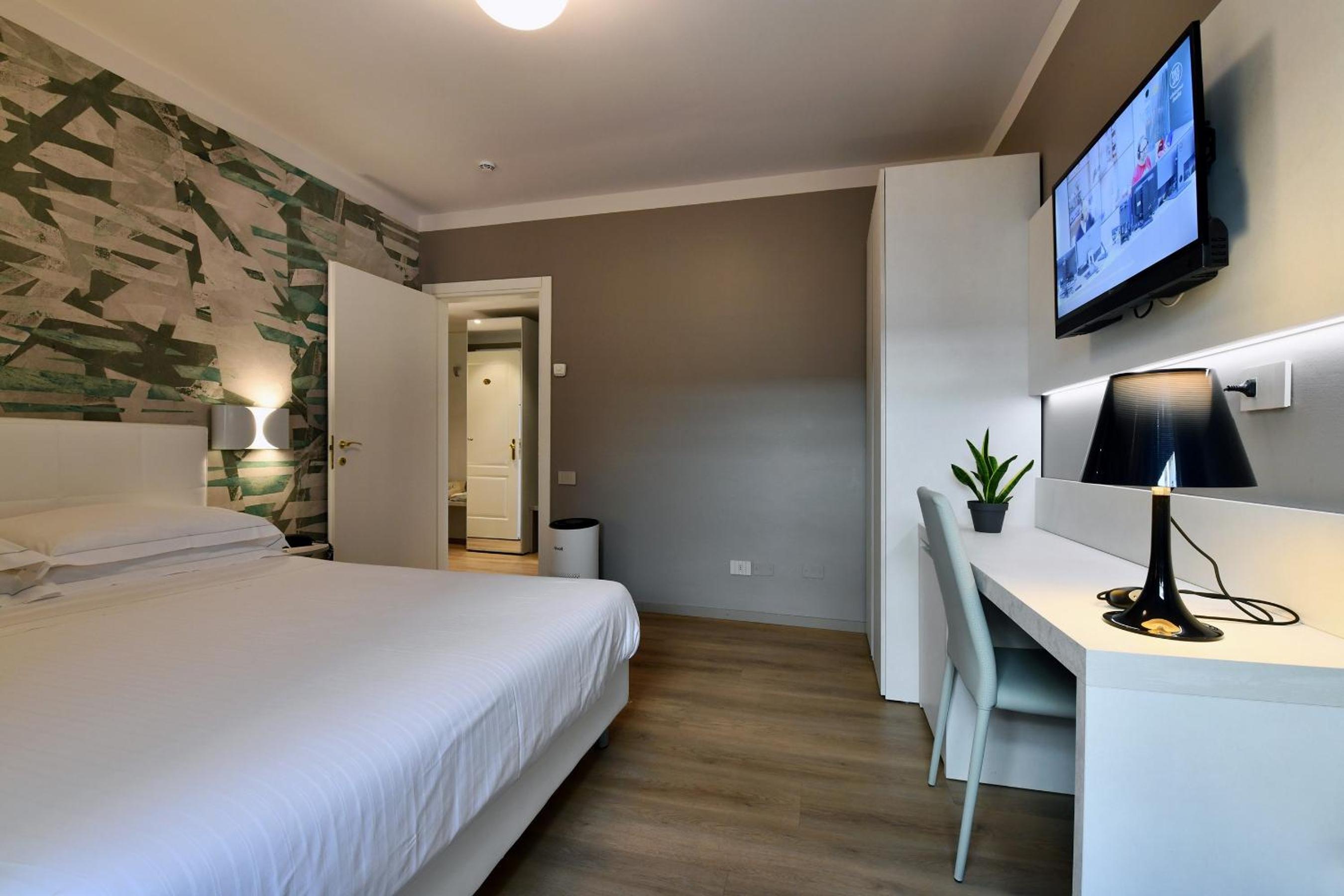 Deluxe Double Room with Spa Bath  - Photo 3