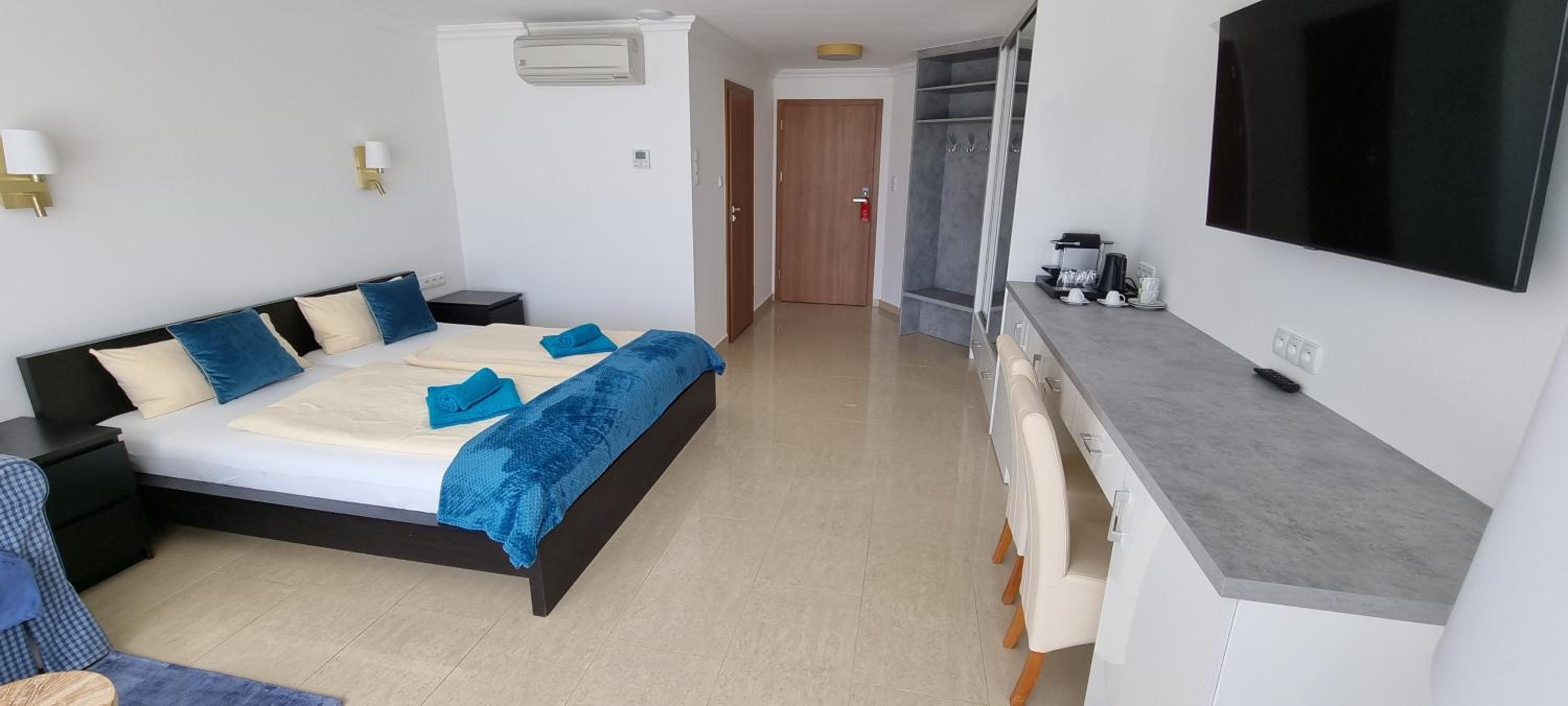 Double Room with Lake View photo 2