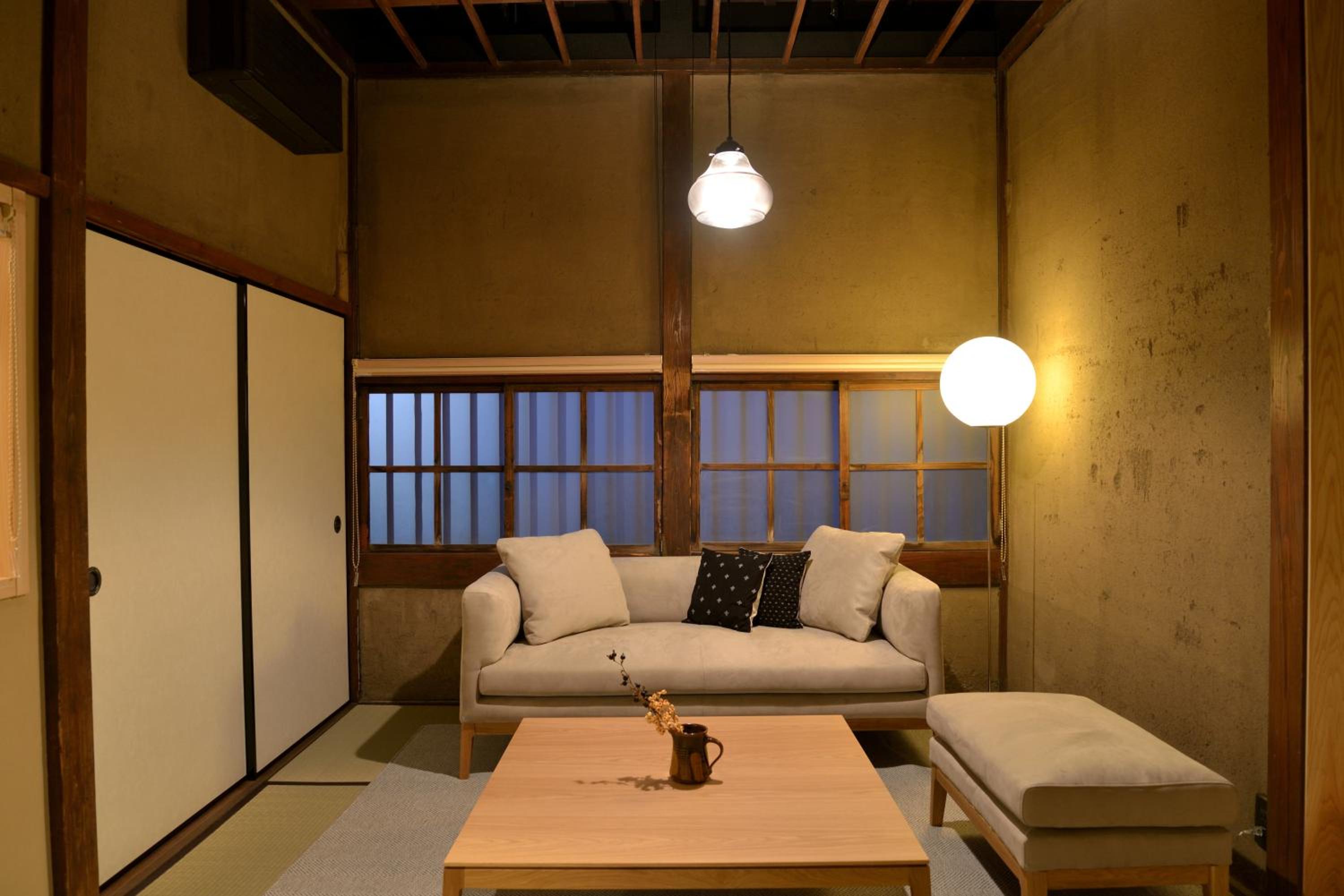 Economy Twin Room - Photo 1