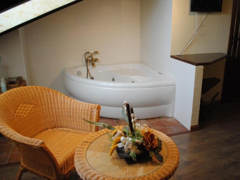 Family Room - Photo 10
