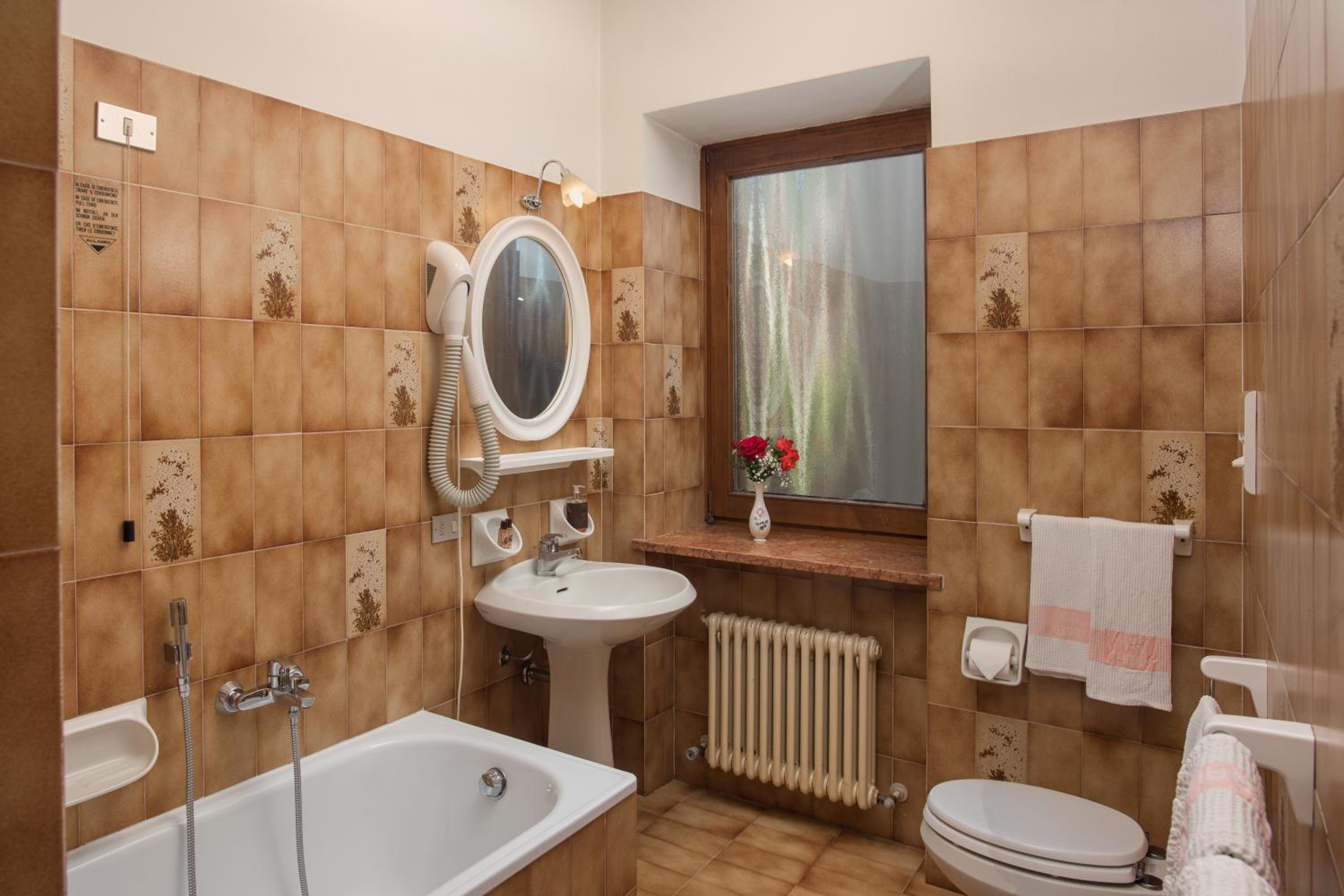 Budget Double or Twin Room photo 3