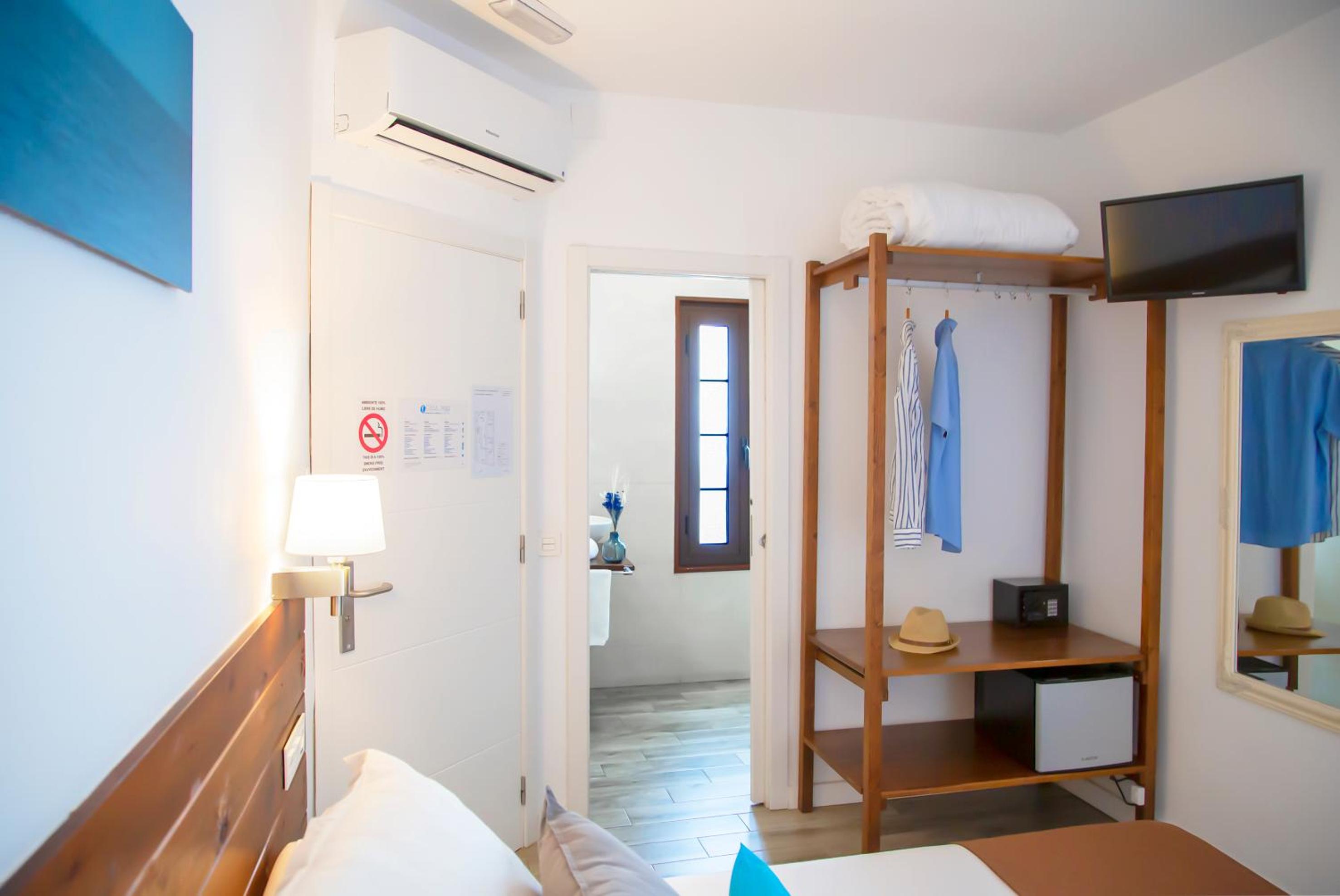 Standard Double or Twin Room - Photo 3