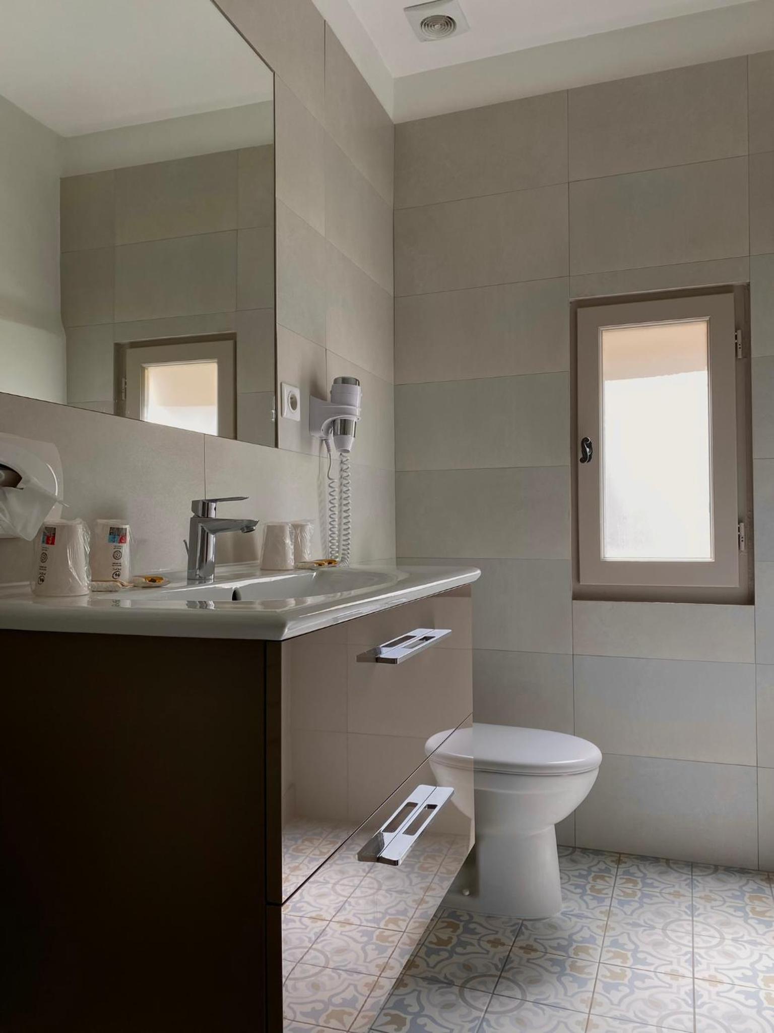 Quadruple Room - Photo 14