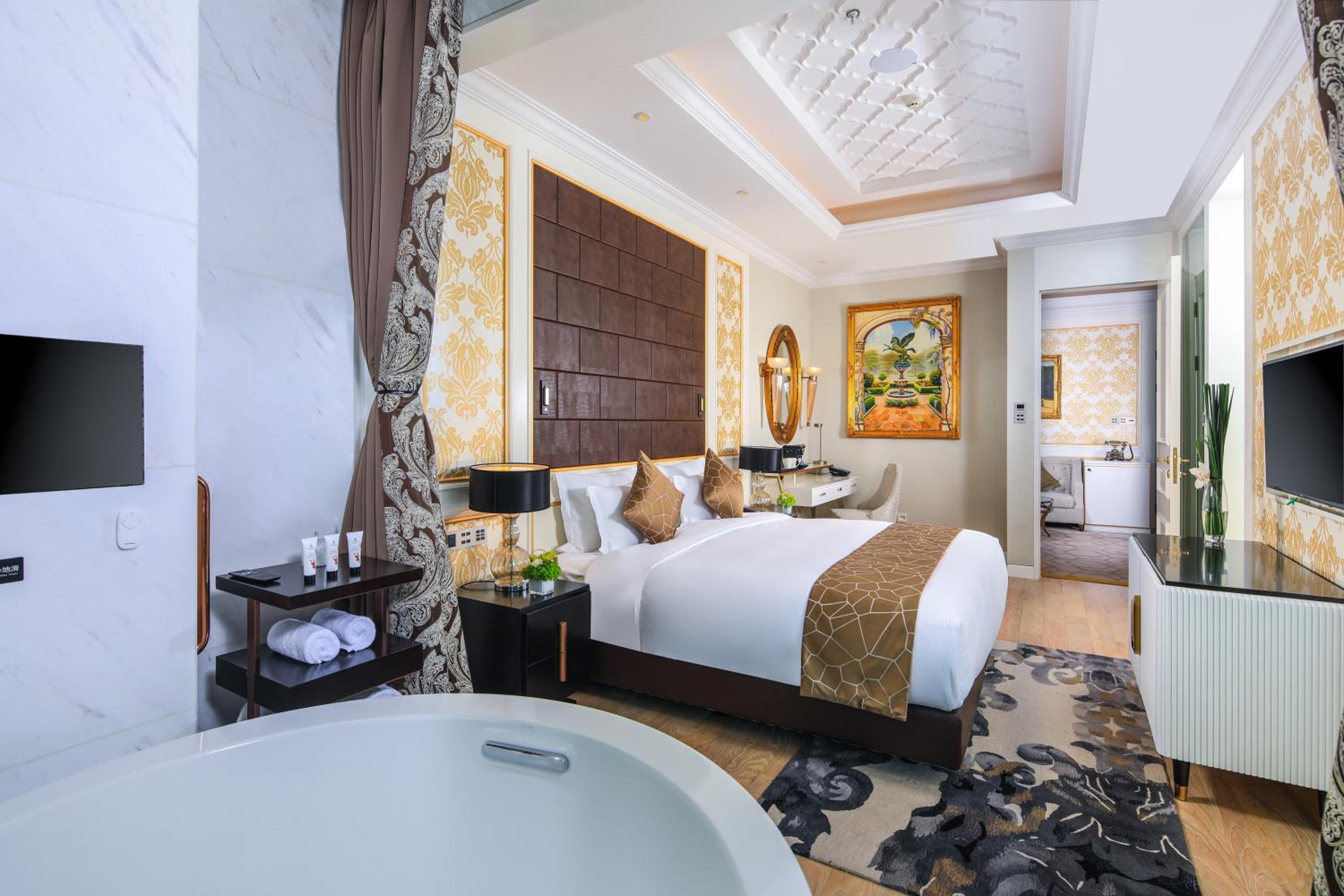 Theme Premier Suite Manor