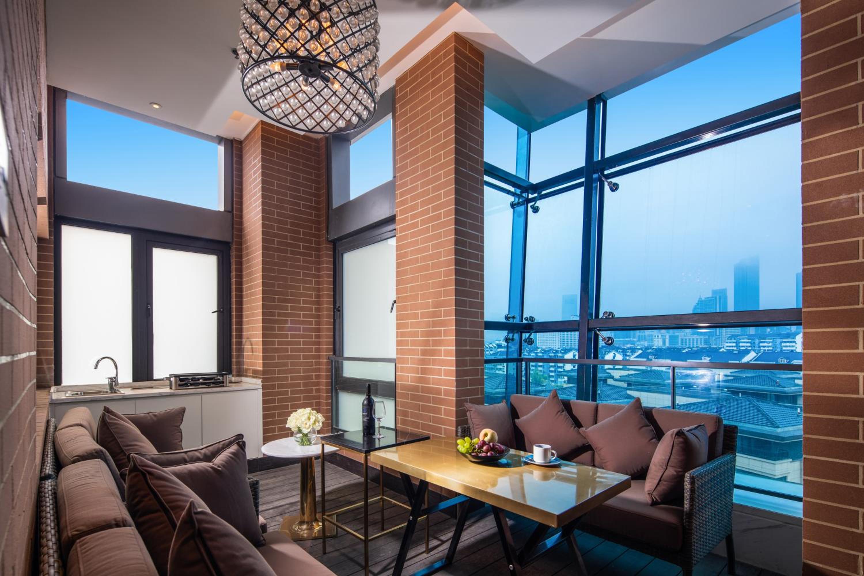 Theme Balcony Superior Suite Royal