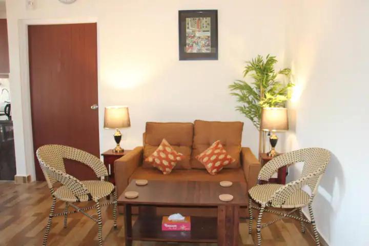 One-Bedroom Apartment photo 1