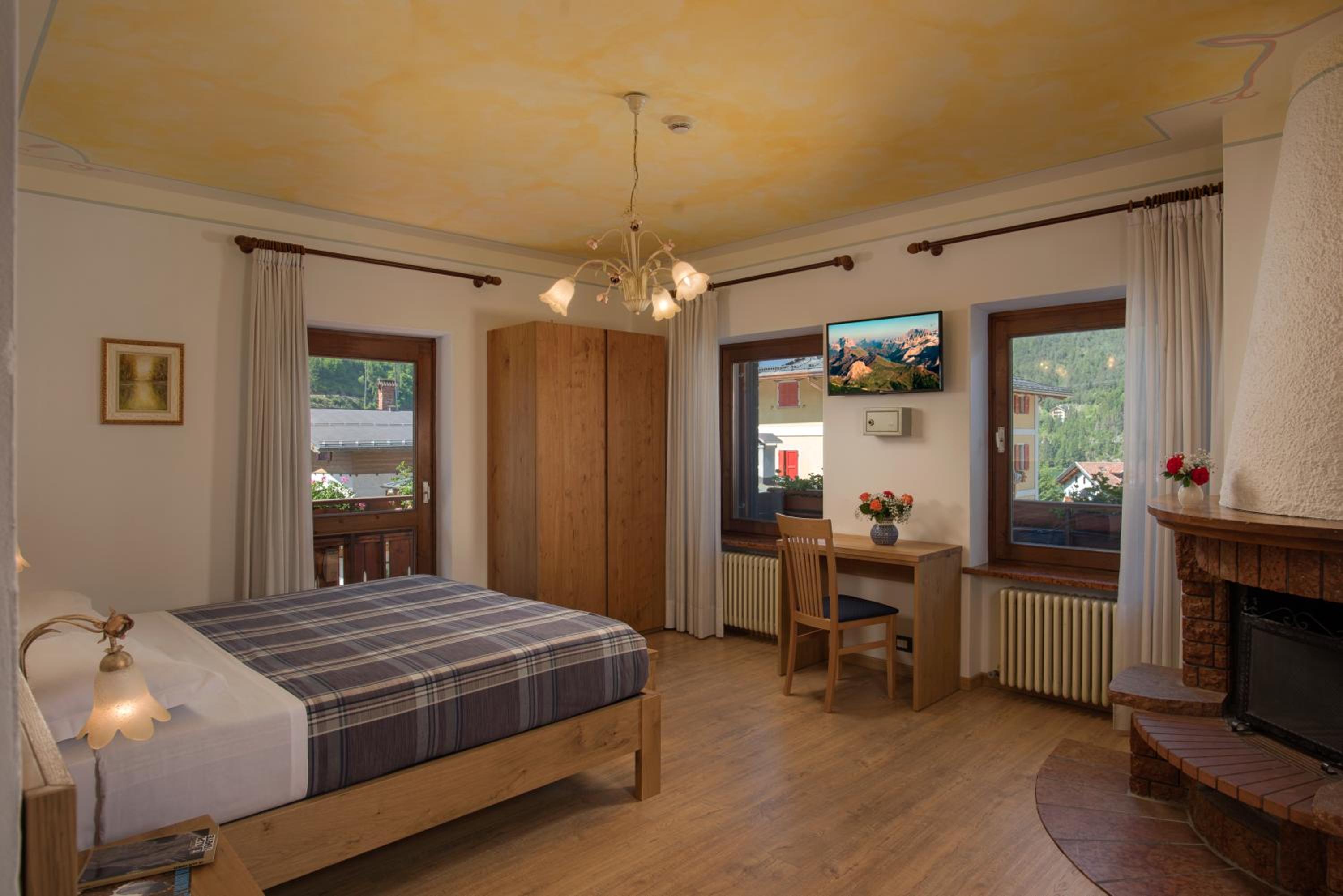 Quadruple Room with Mountain View photo 1