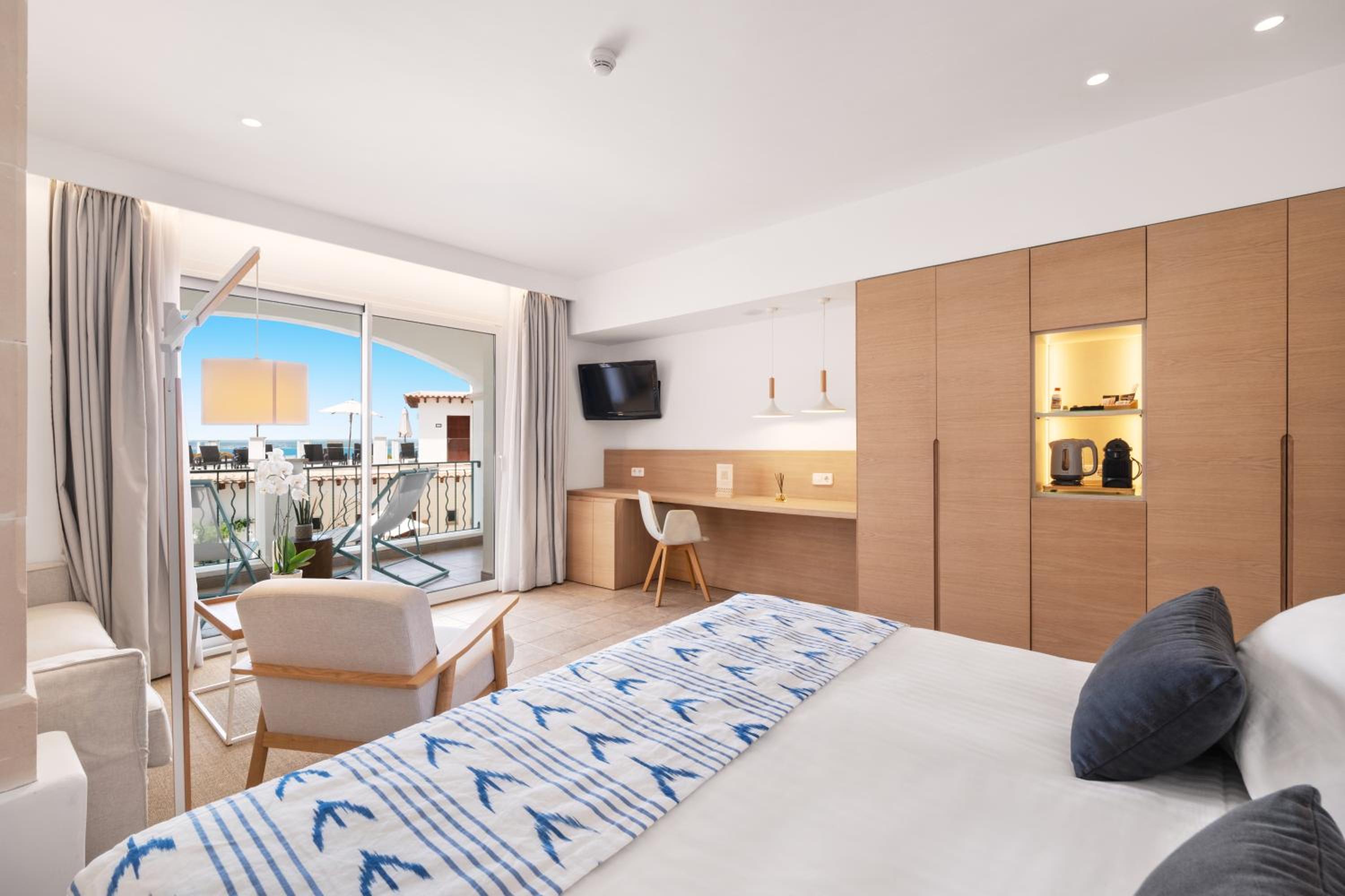 Junior Suite With Balcony
