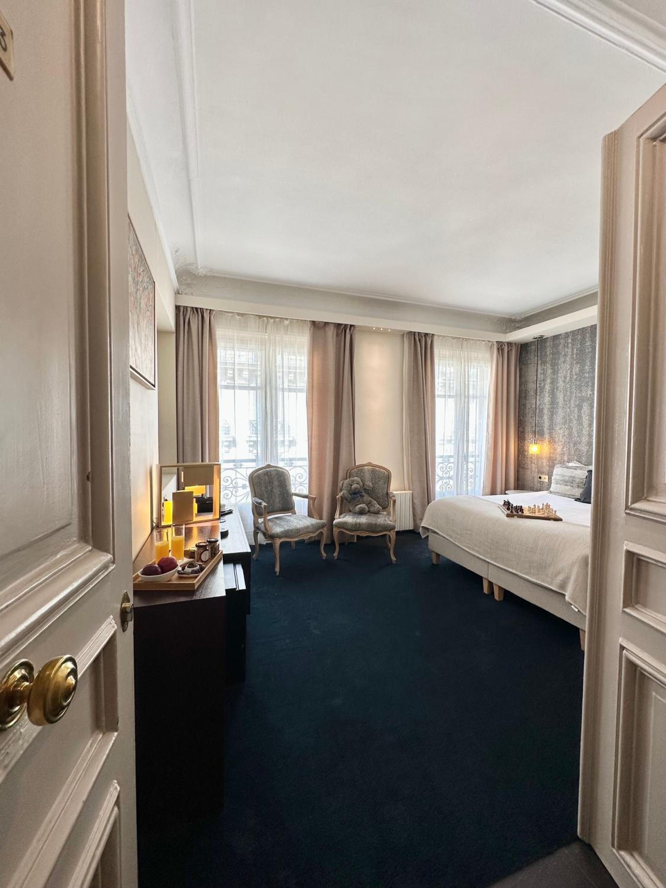 Deluxe Family Suite photo 1